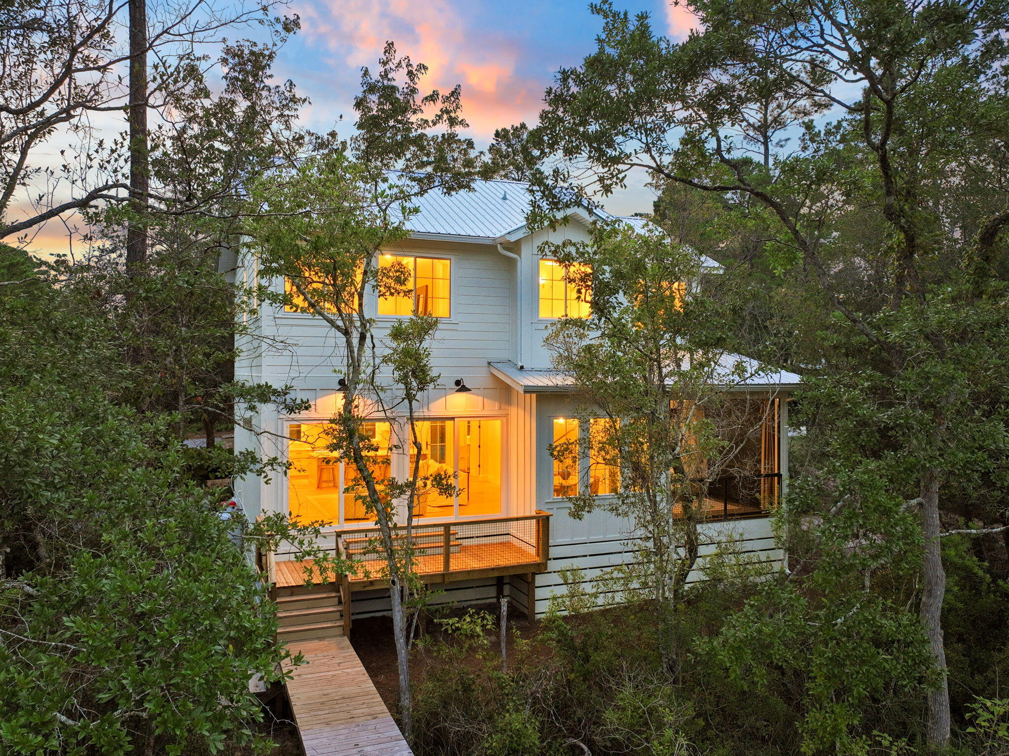 MAGNOLIA BEACH - Residential