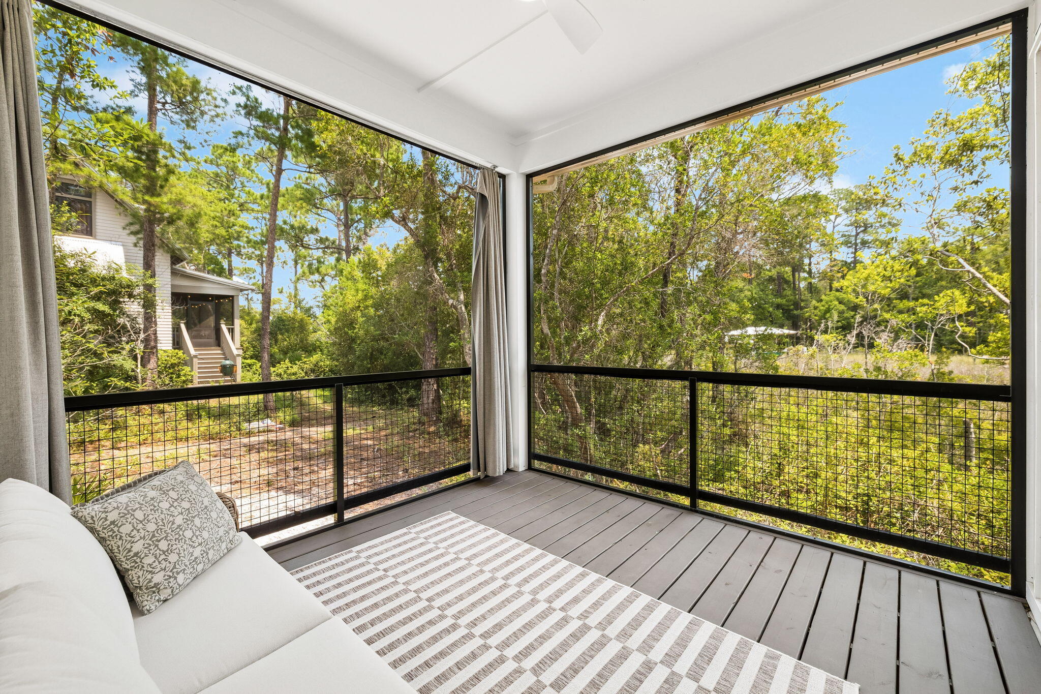 MAGNOLIA BEACH - Residential