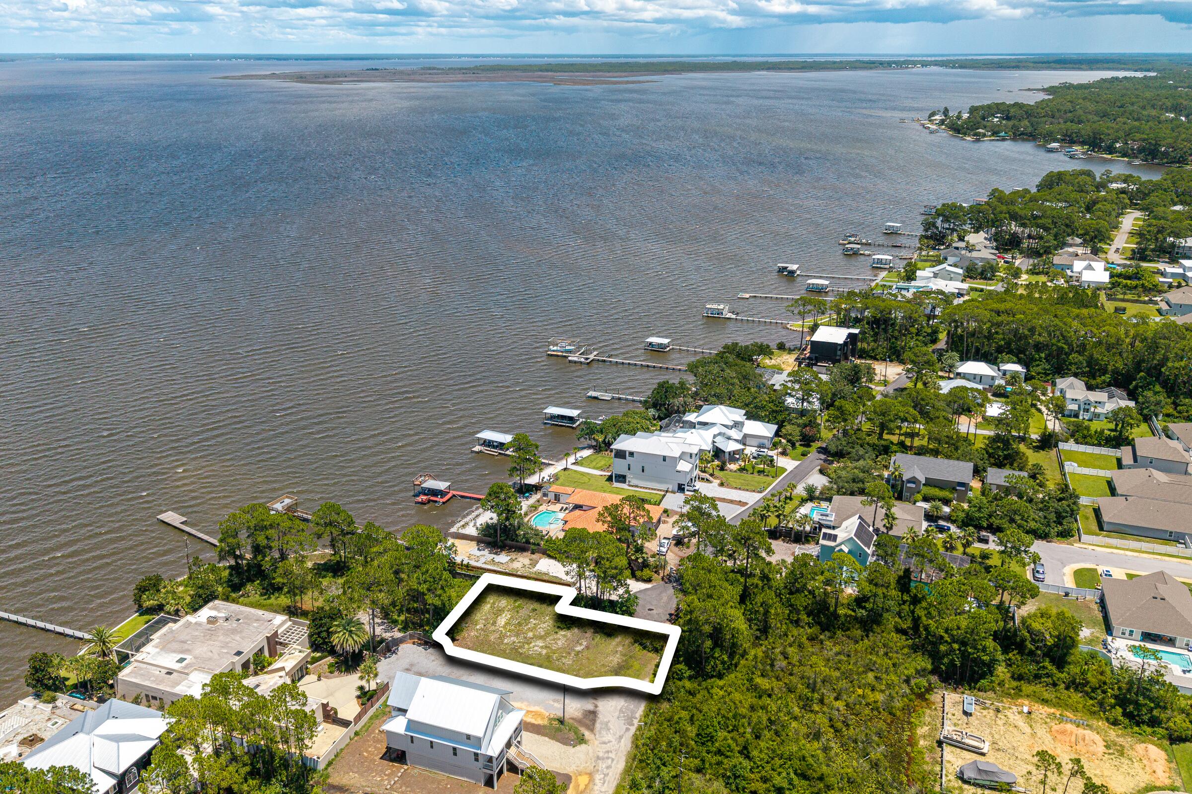 SHELTER COVE ESTATES - Land