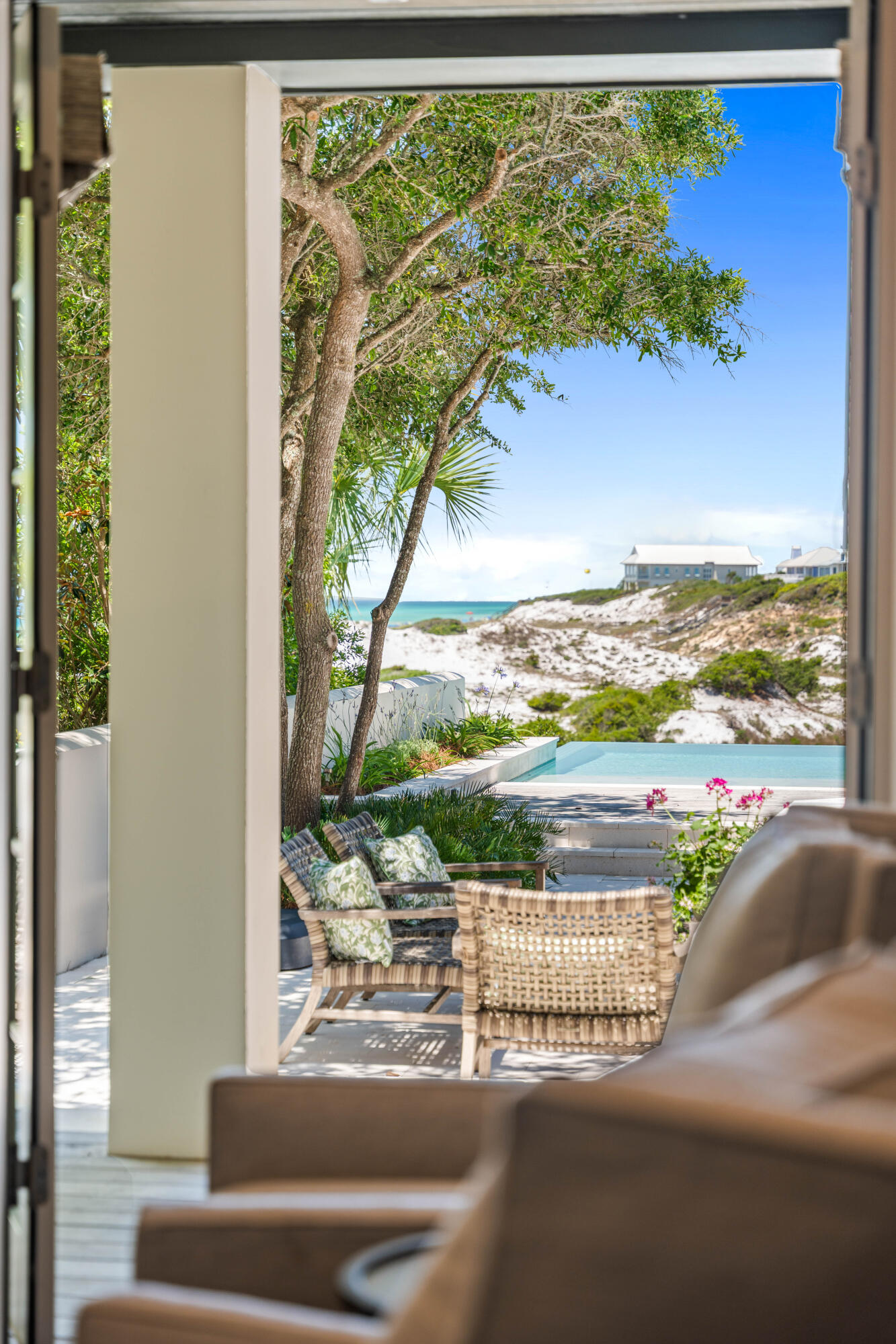 RETREAT THE - Residential
