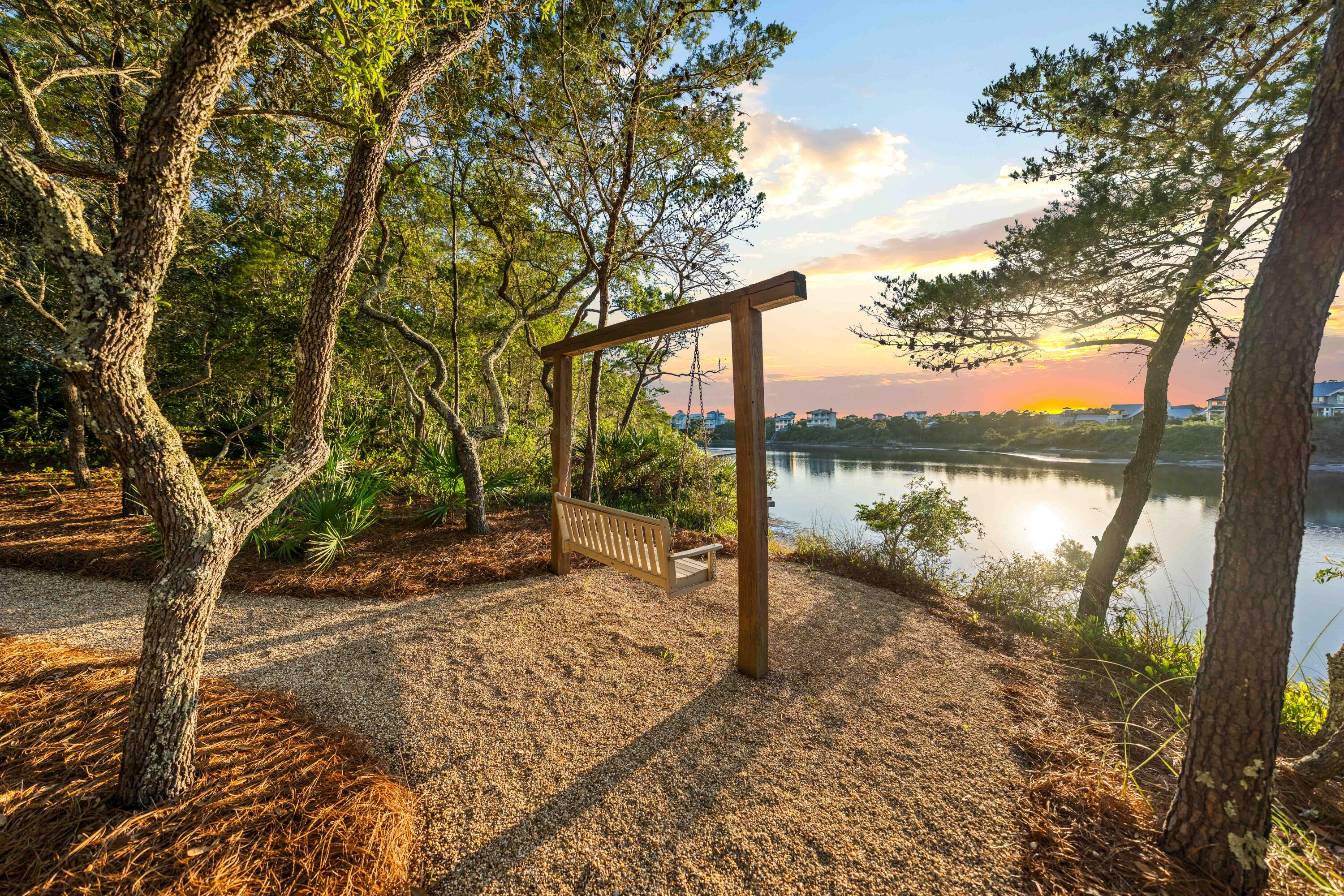 RETREAT THE - Residential