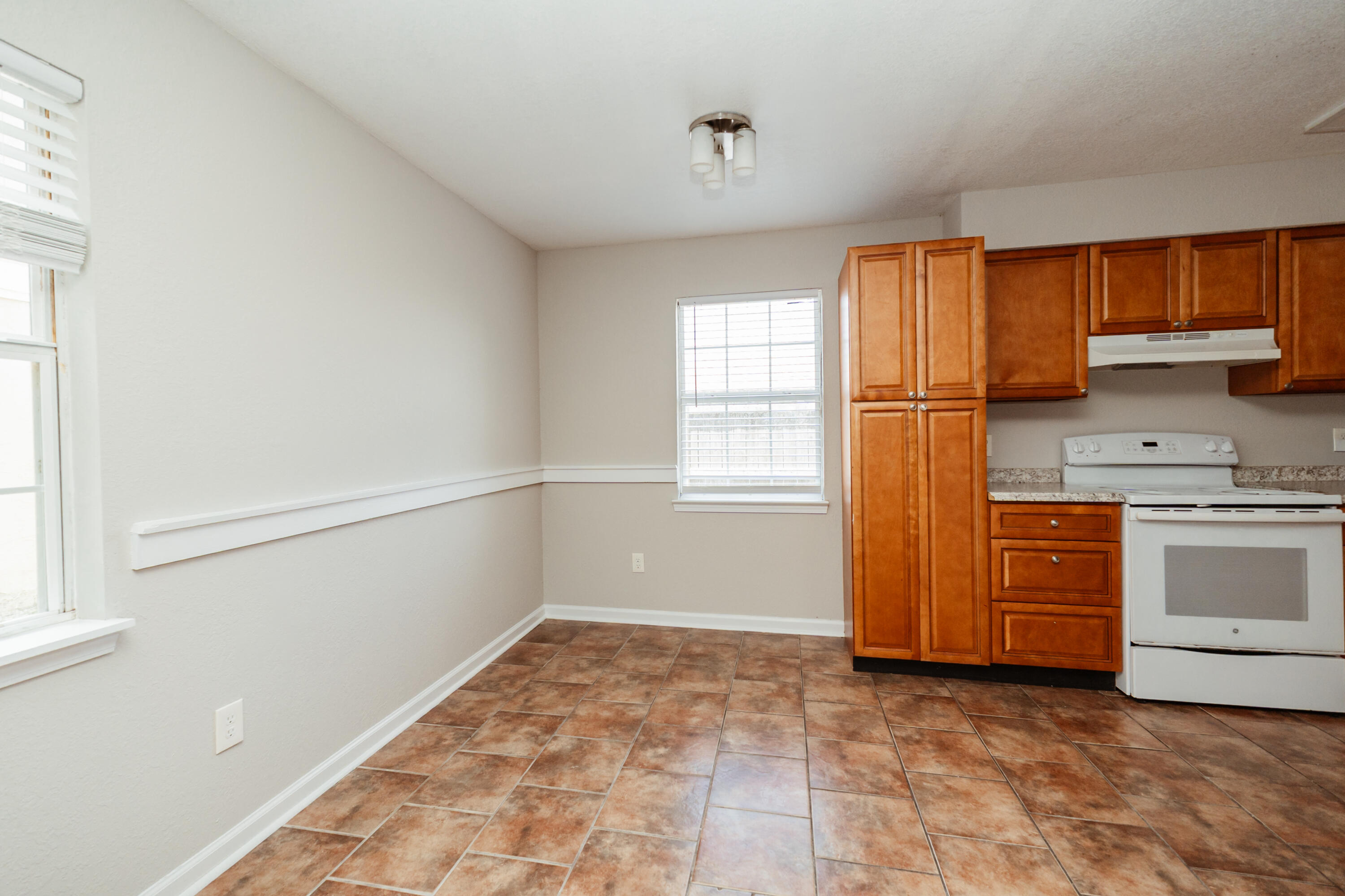 BAY BREEZE - Residential Lease