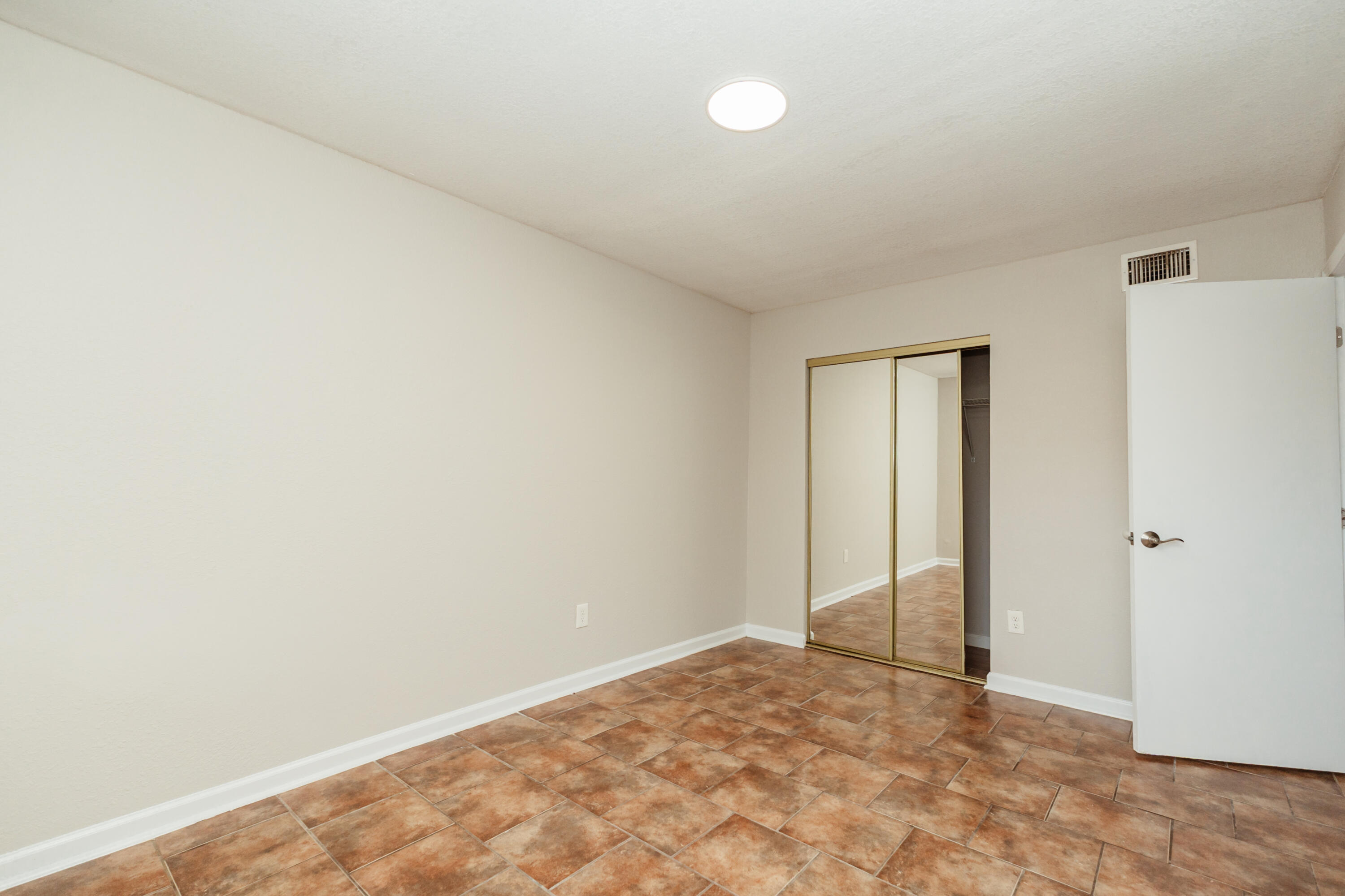 BAY BREEZE - Residential Lease