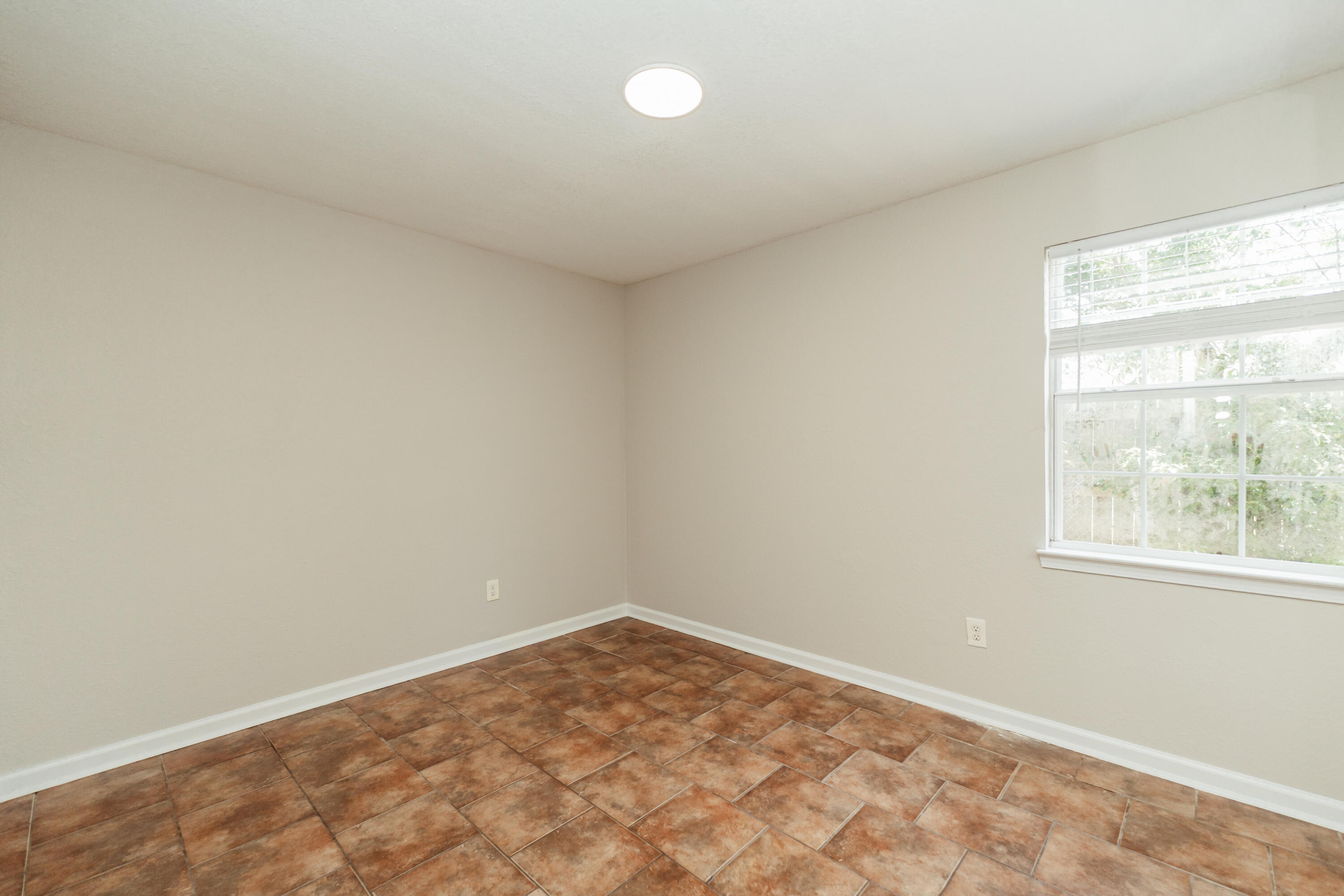 BAY BREEZE - Residential Lease