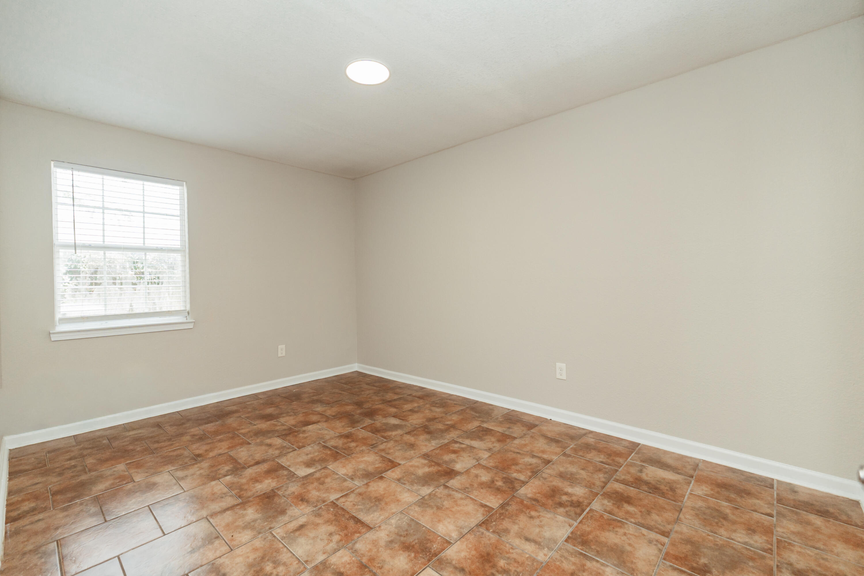 BAY BREEZE - Residential Lease
