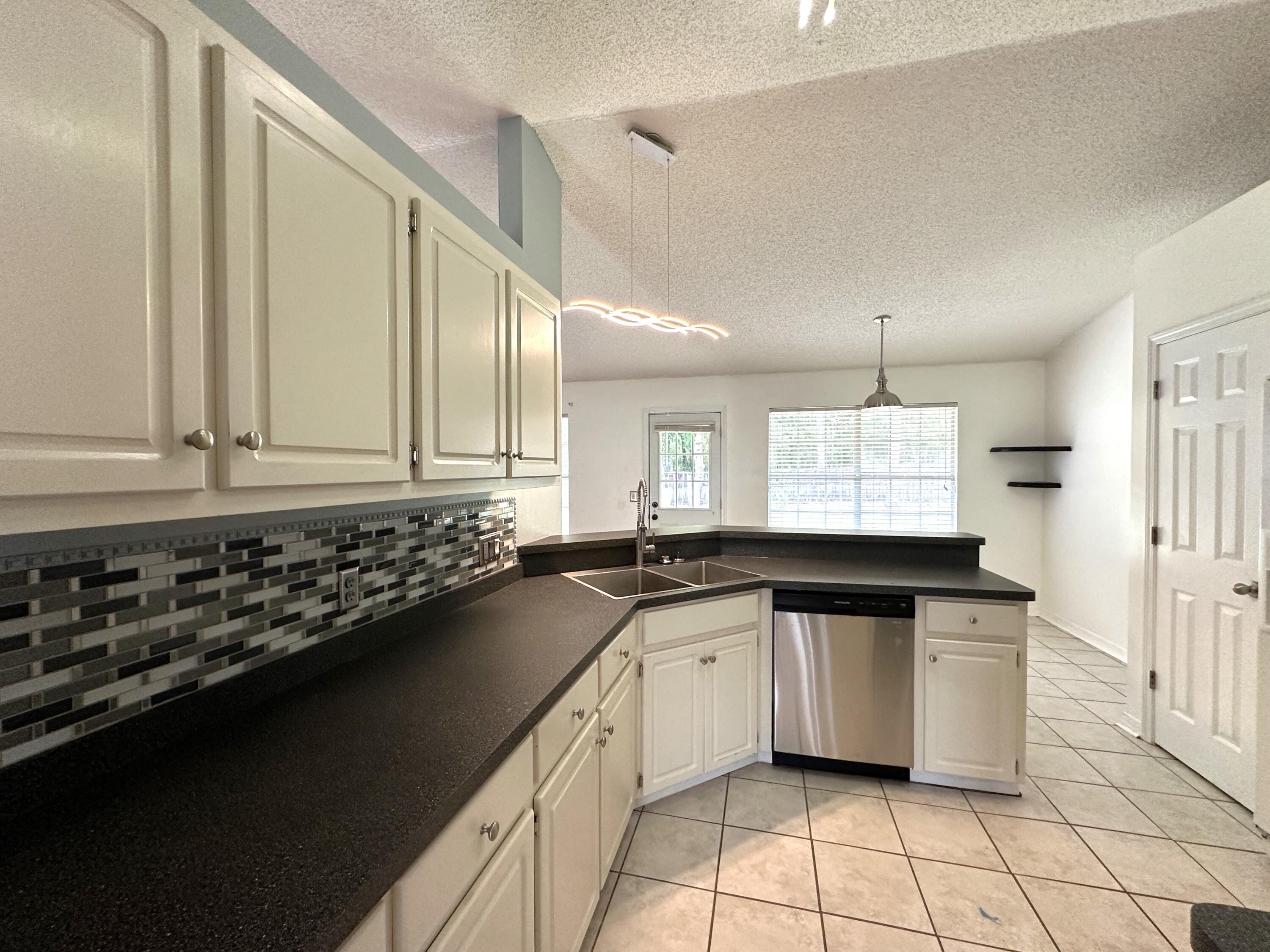 STEEPLECHASE PH II - Residential Lease