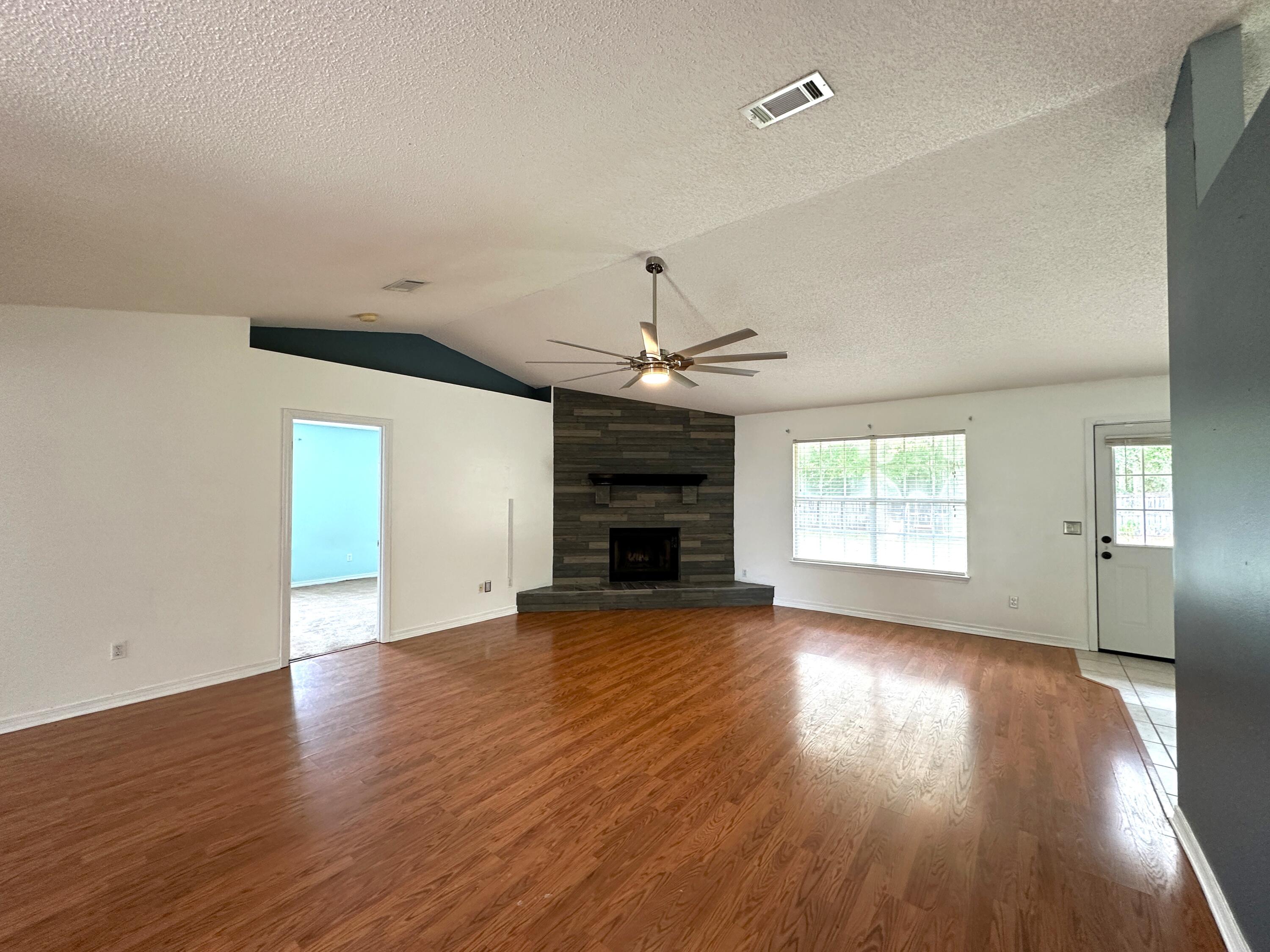 STEEPLECHASE PH II - Residential Lease