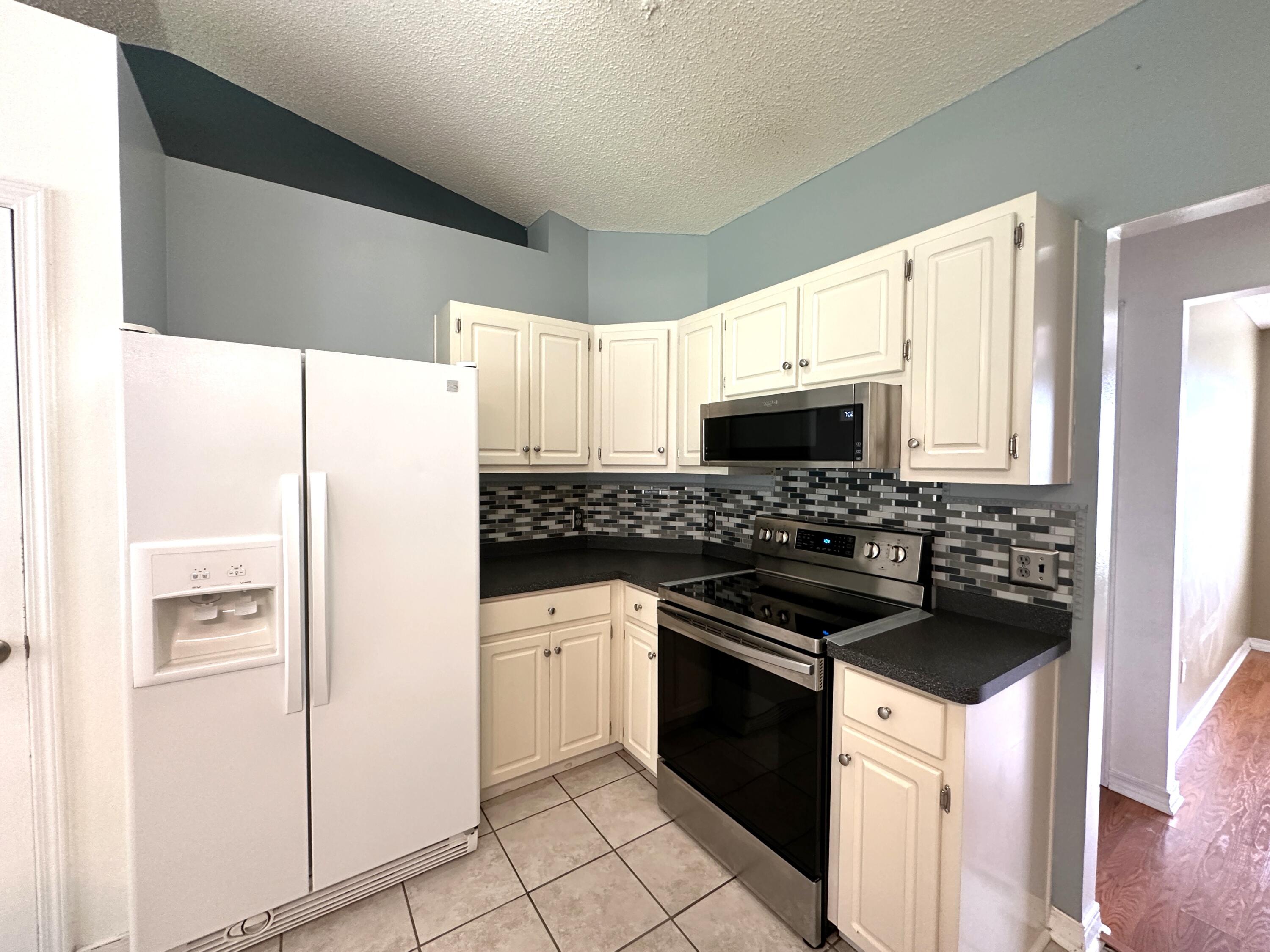 STEEPLECHASE PH II - Residential Lease