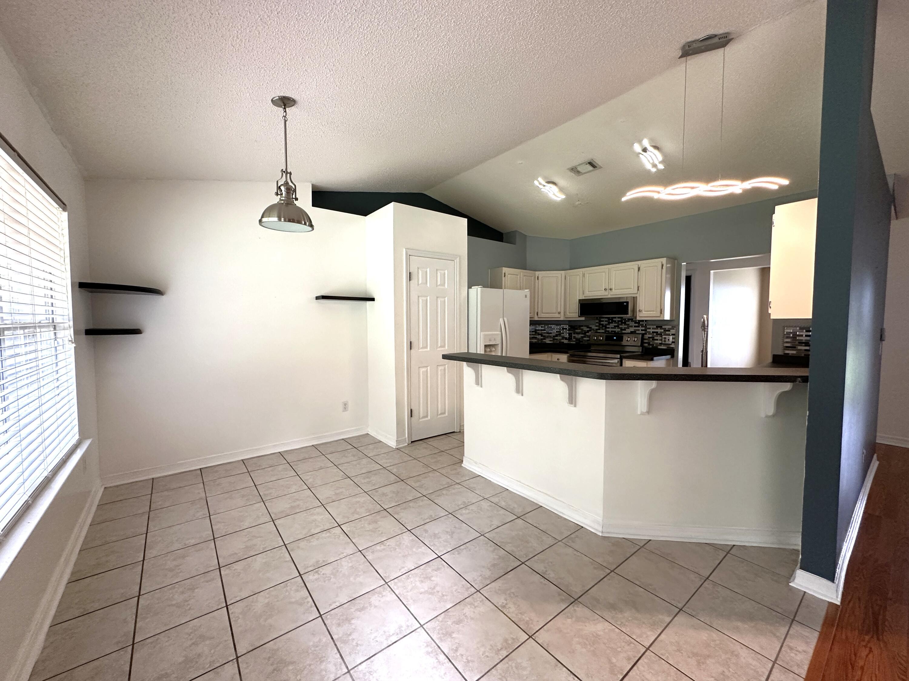 STEEPLECHASE PH II - Residential Lease
