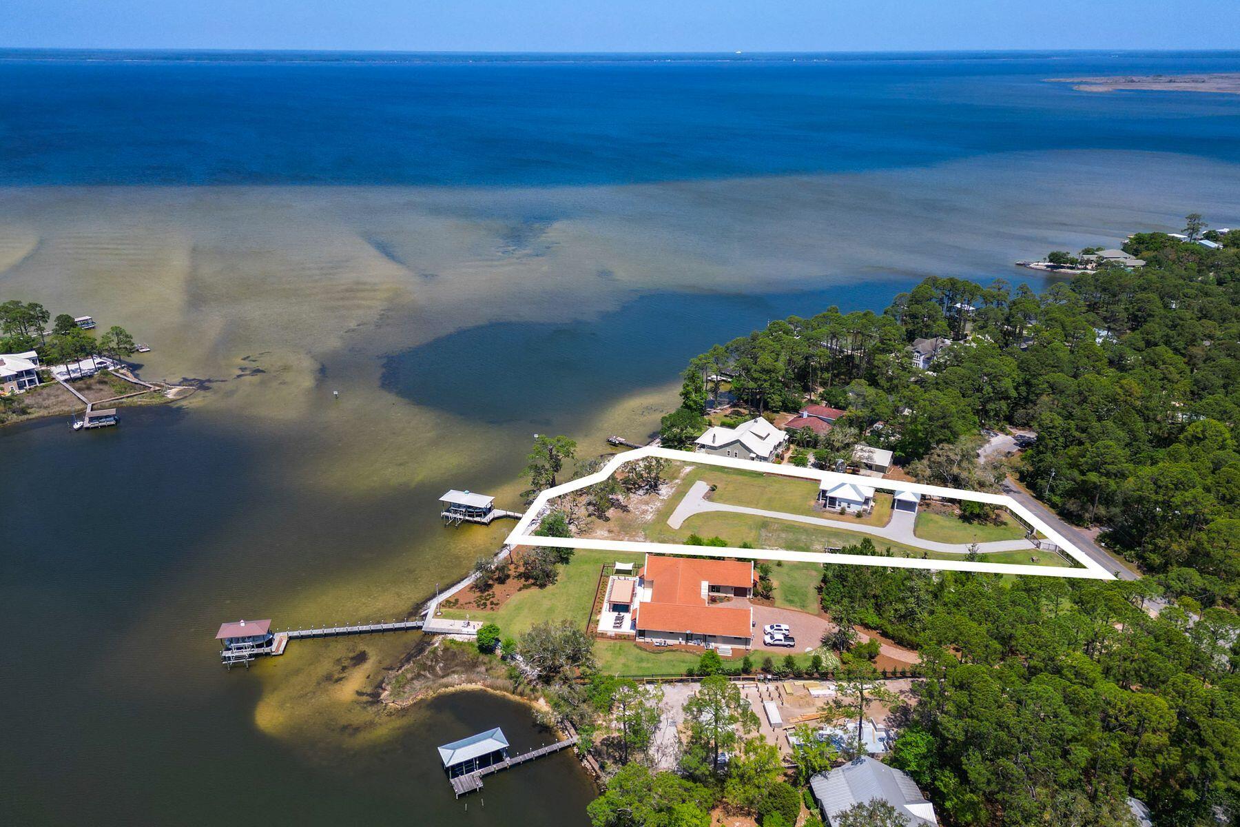 HEWETT BAYOU - Land
