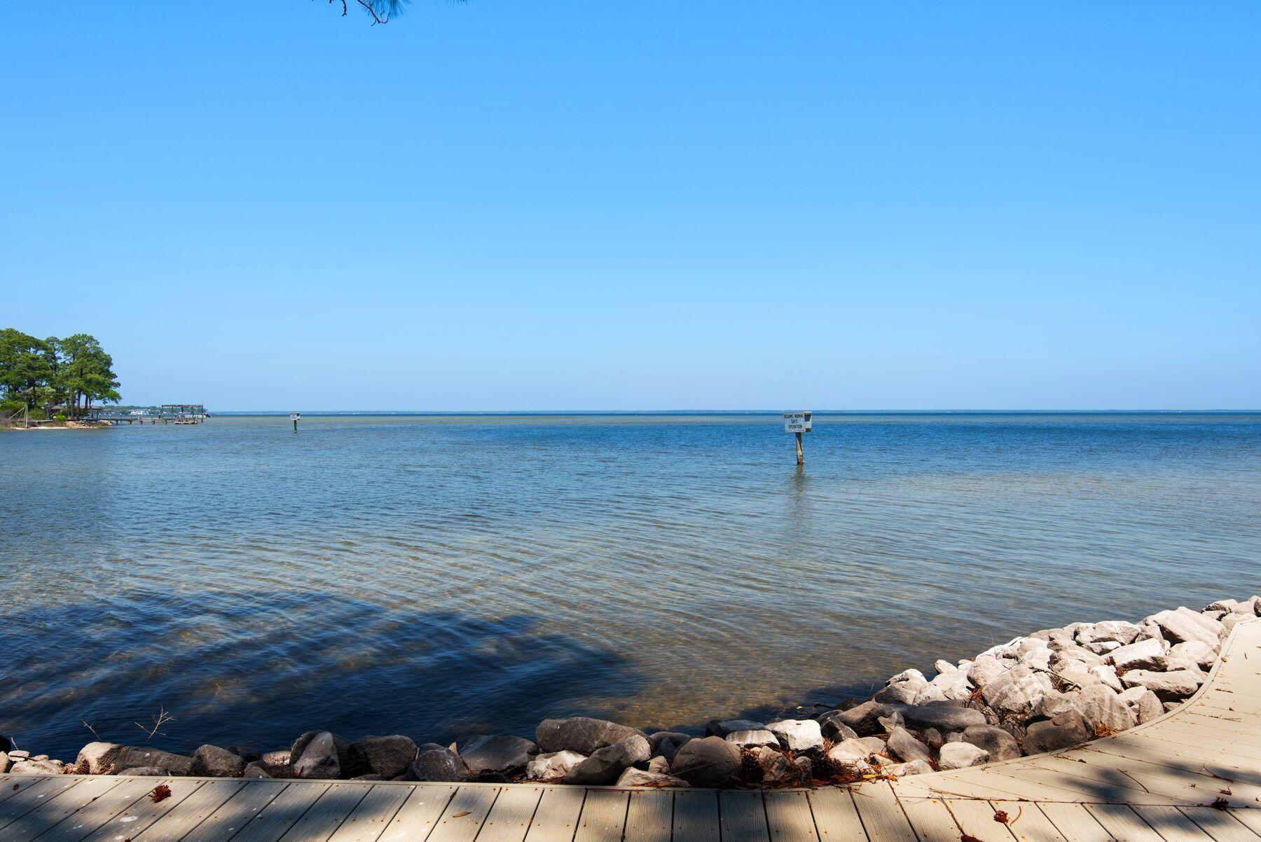 HEWETT BAYOU - Land