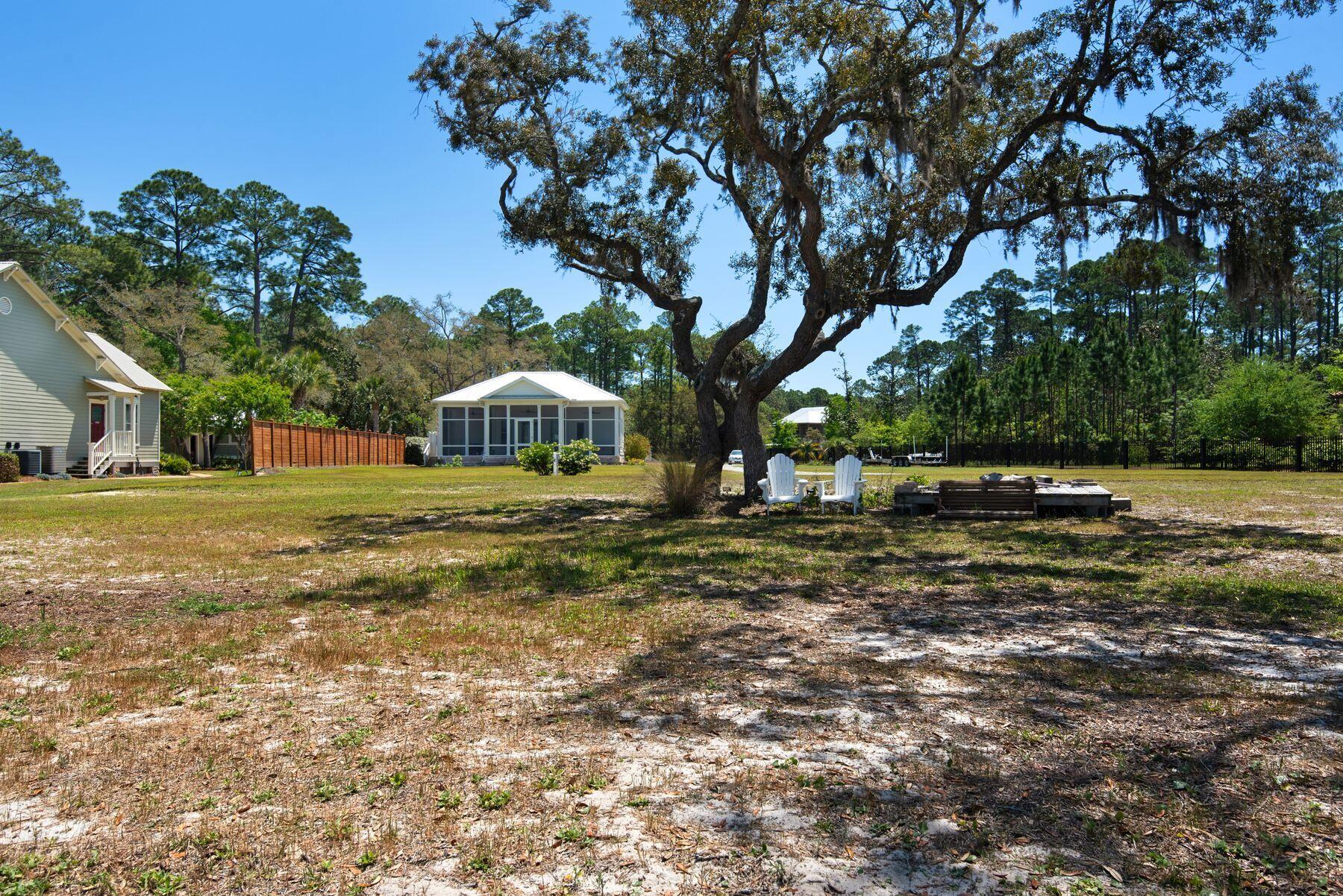 HEWETT BAYOU - Land