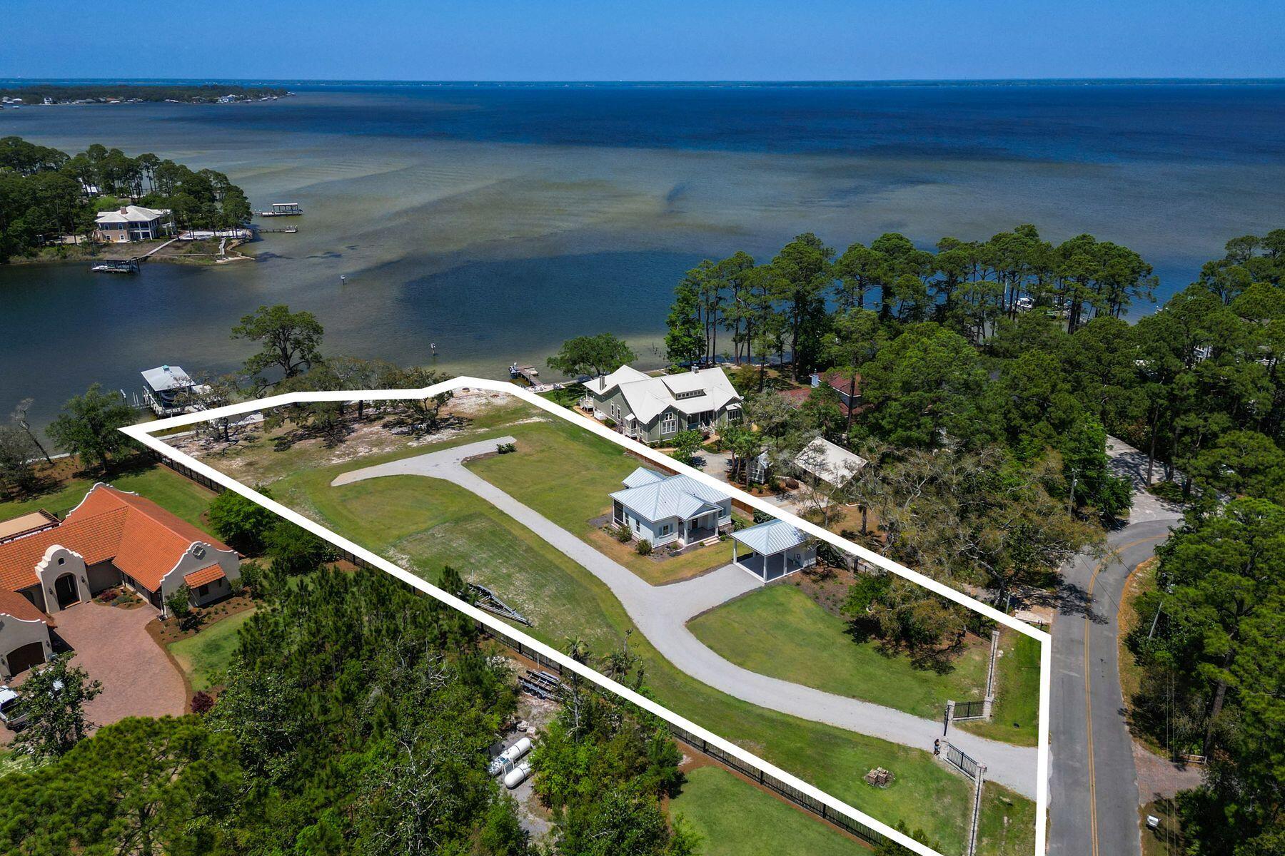HEWETT BAYOU - Land
