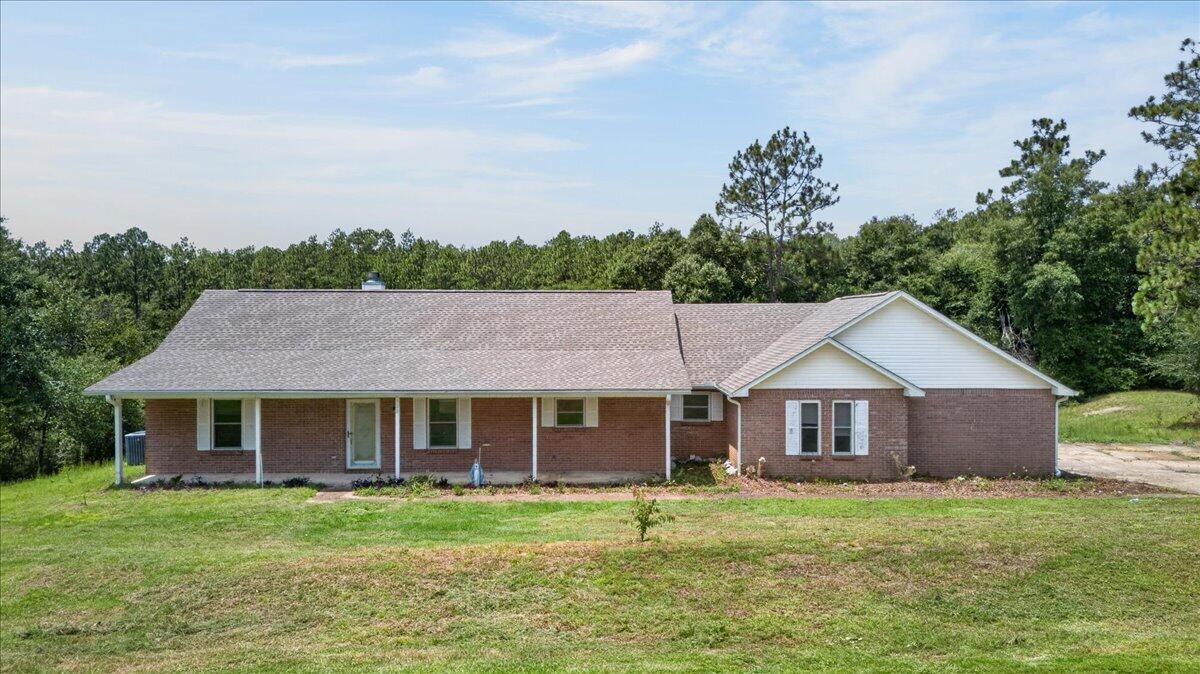 Lakefront Living at its Finest!
Beautifully updated brick home on 2.3 acres of prime lakefront property. Features a two-car garage, vaulted ceilings, and brand-new flooring and paint throughout. Enjoy a private split-bedroom layout, including a large primary suite with a walk-in closet. Incredible outdoor spaces include a spacious upper view deck and a lower deck/dock right on the water. Development Potential: Acreage can be subdivided back into 3 individual lots. Schedule your tour today!