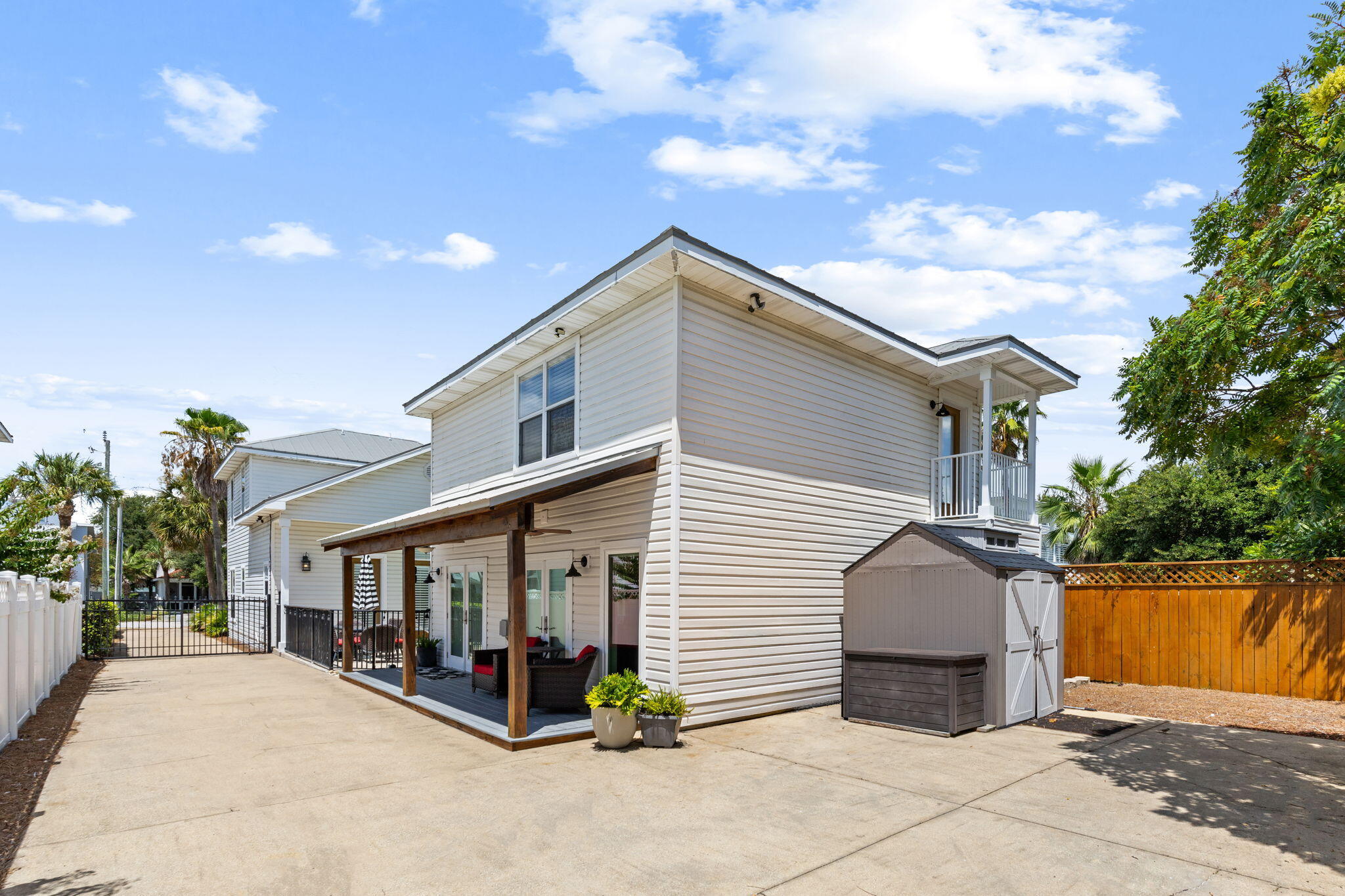 CRYSTAL BEACH - Residential