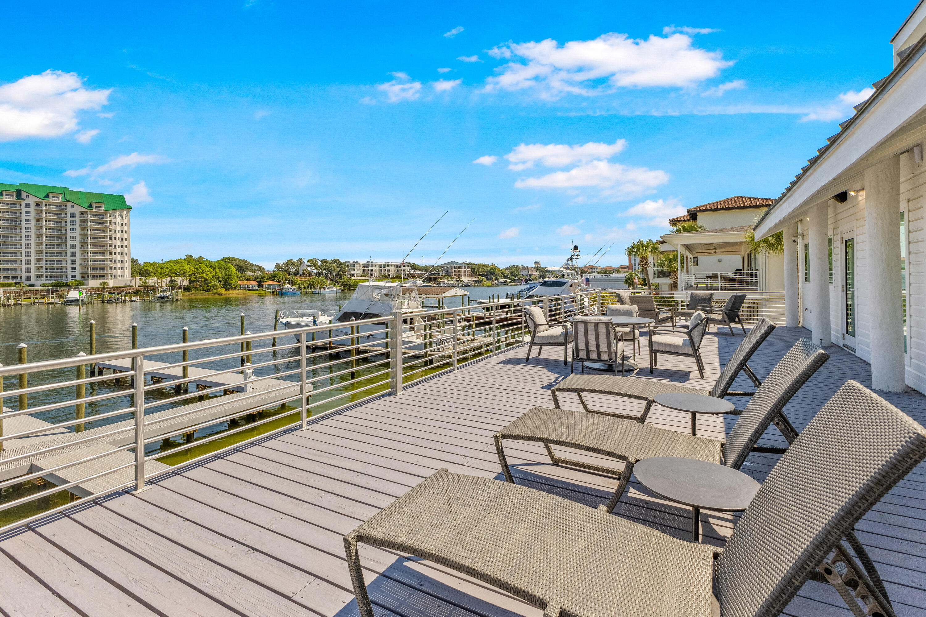 HOLIDAY ISLE - Residential