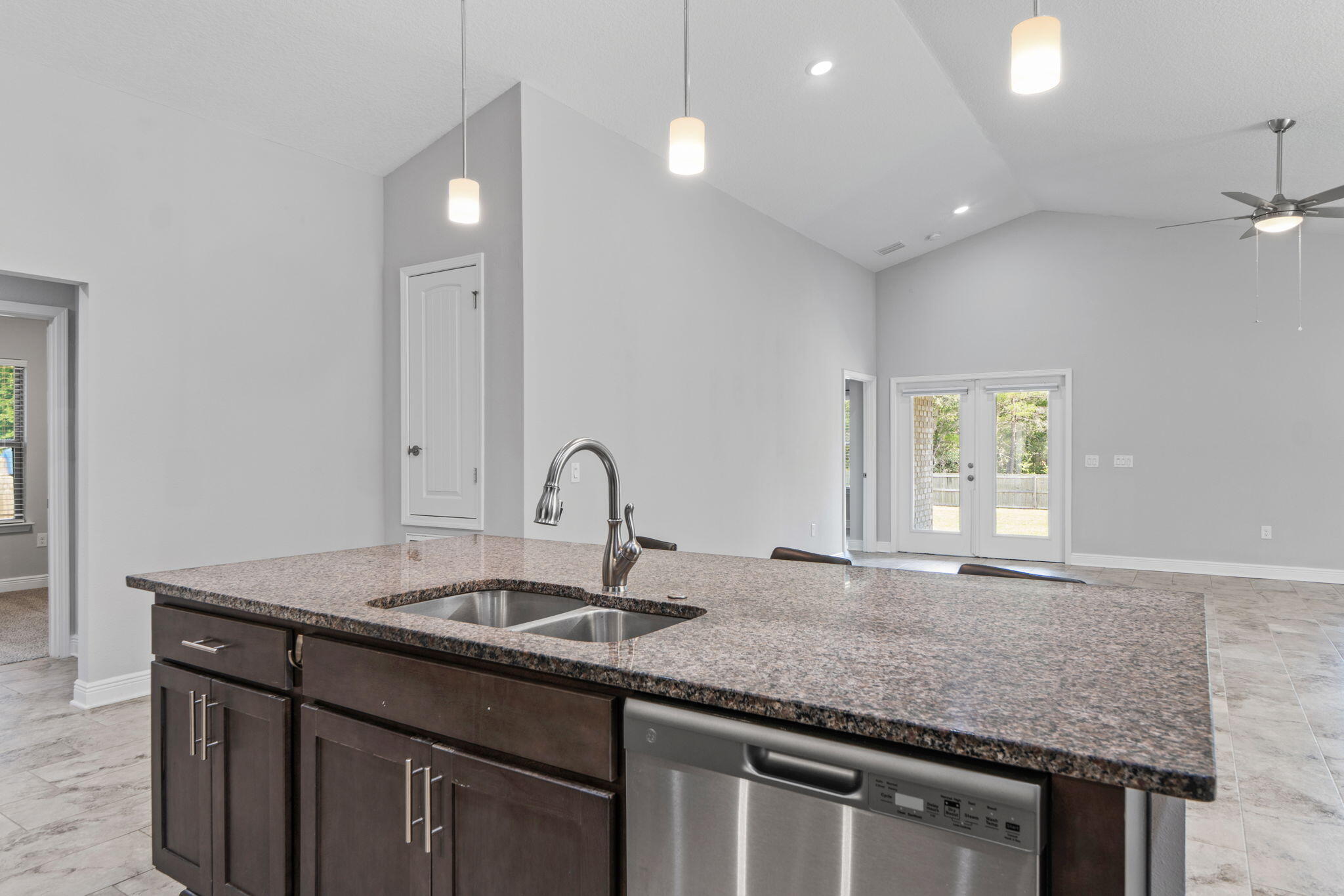 HOLLEY BY THE SEA - Residential