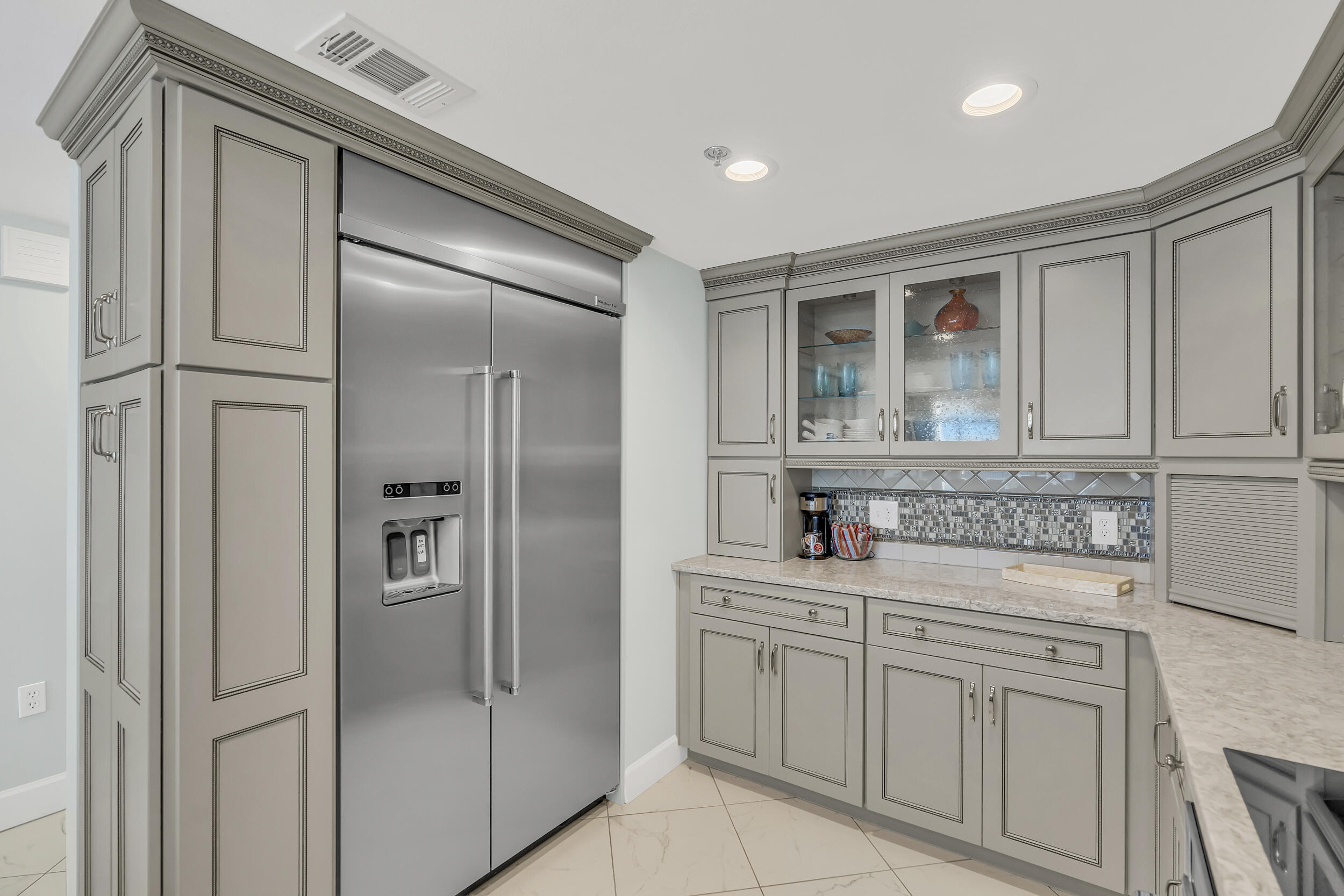 JADE EAST TOWERS CONDO - Residential