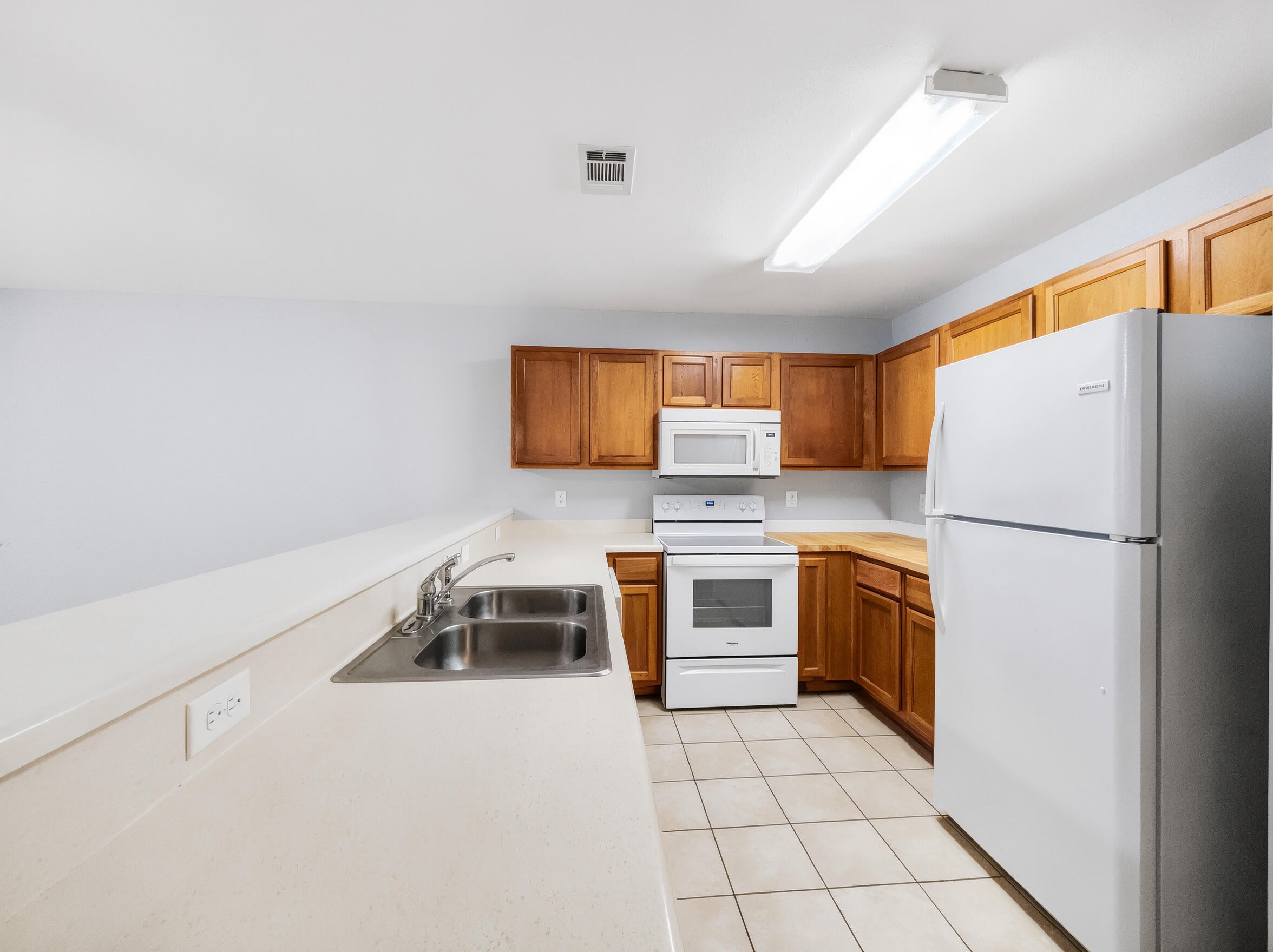 SHELL PARK T/H - Residential Lease