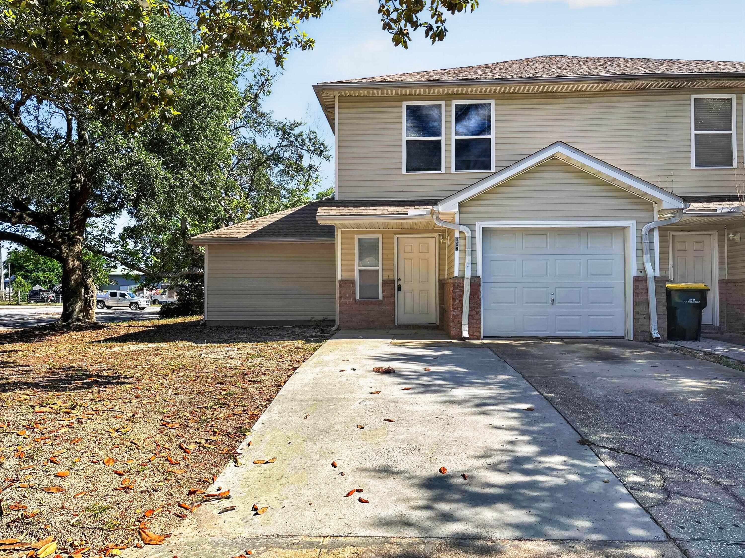 SHELL PARK T/H - Residential Lease