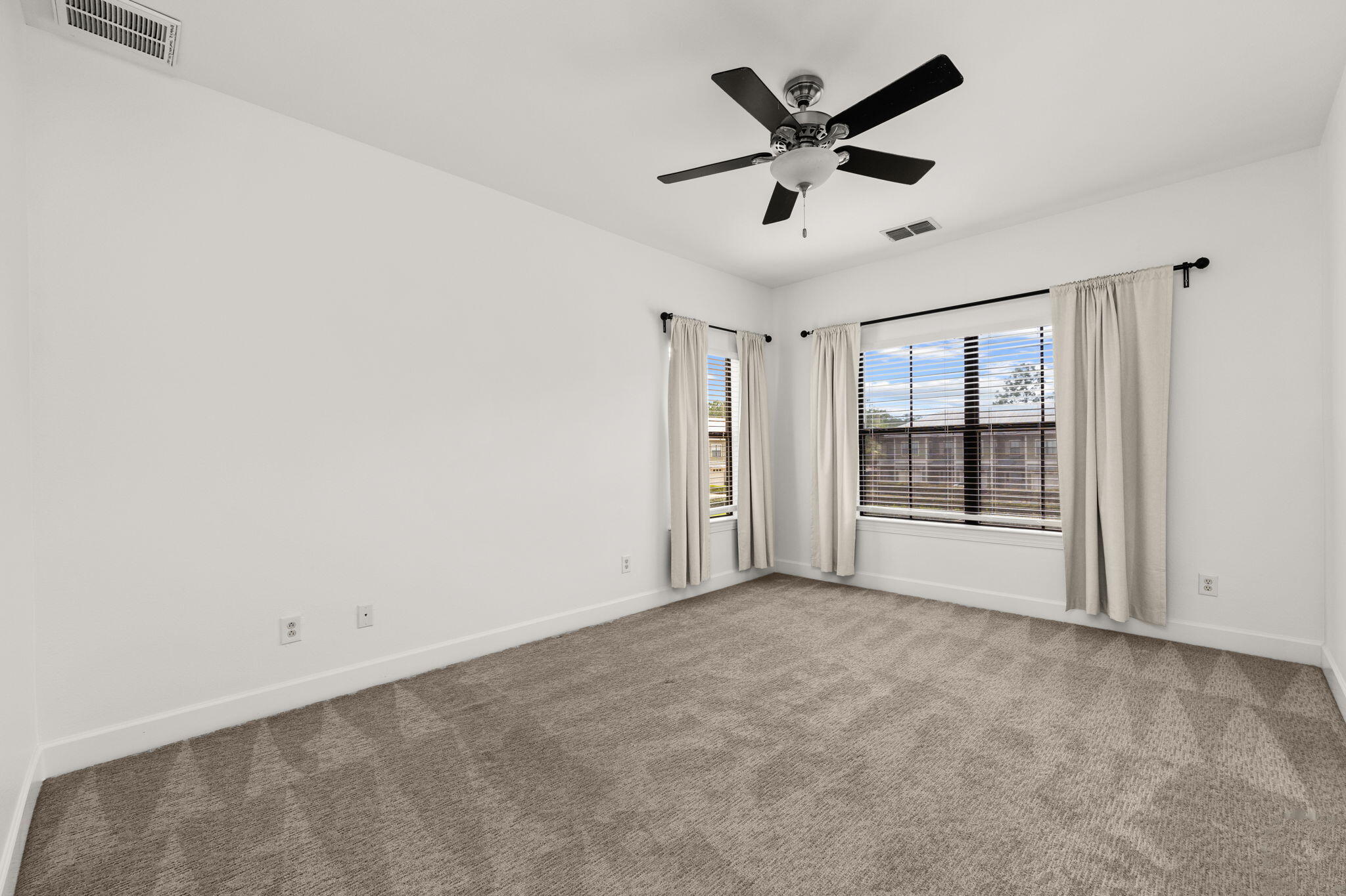SOUTH HAVEN TOWNHOMES - Residential