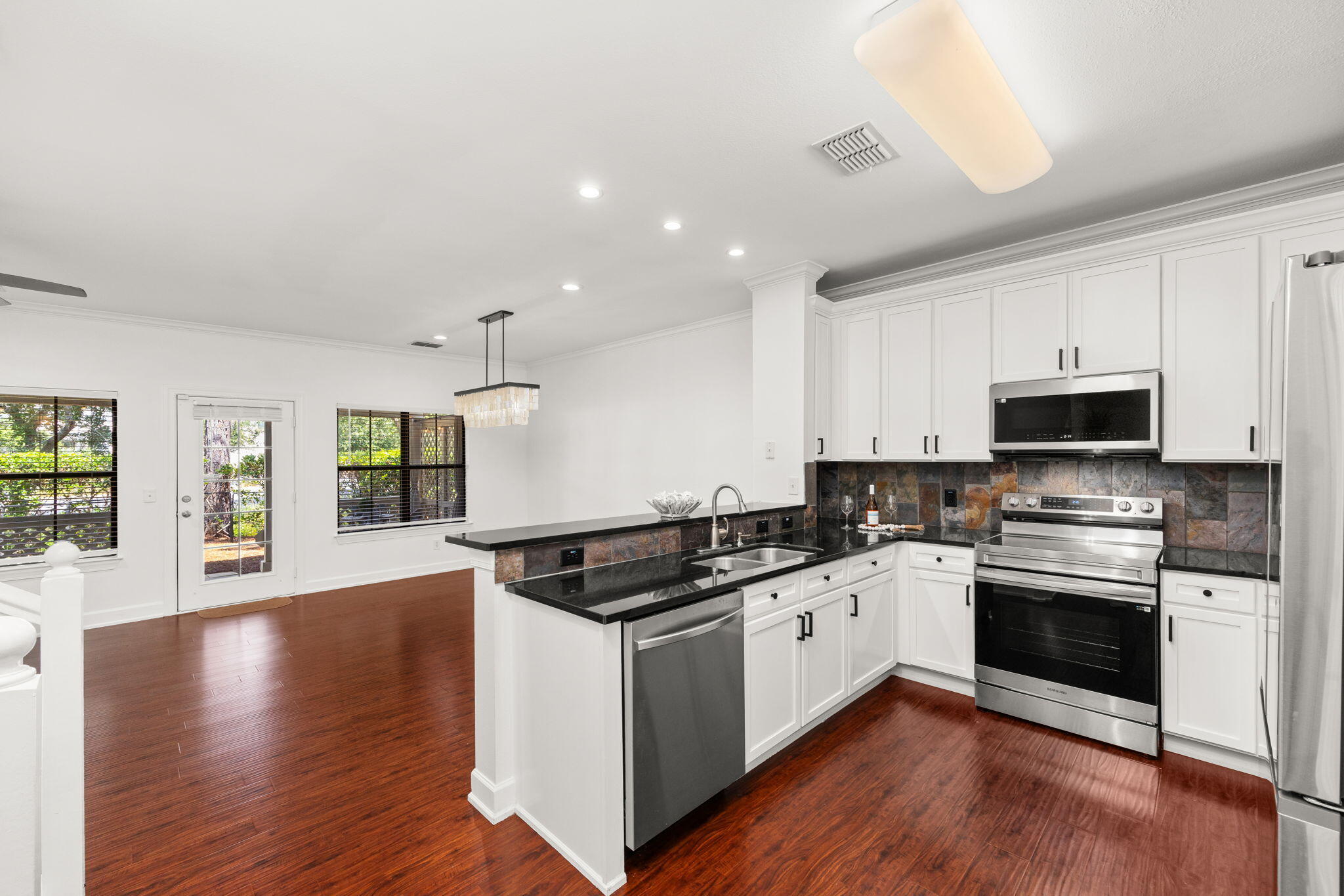 SOUTH HAVEN TOWNHOMES - Residential