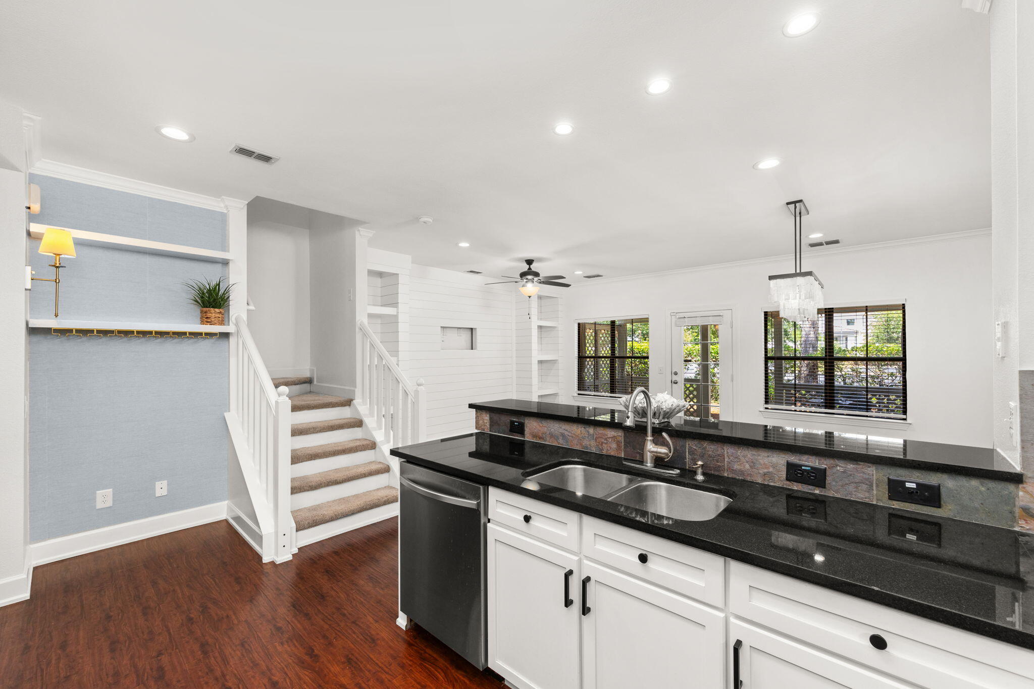 SOUTH HAVEN TOWNHOMES - Residential