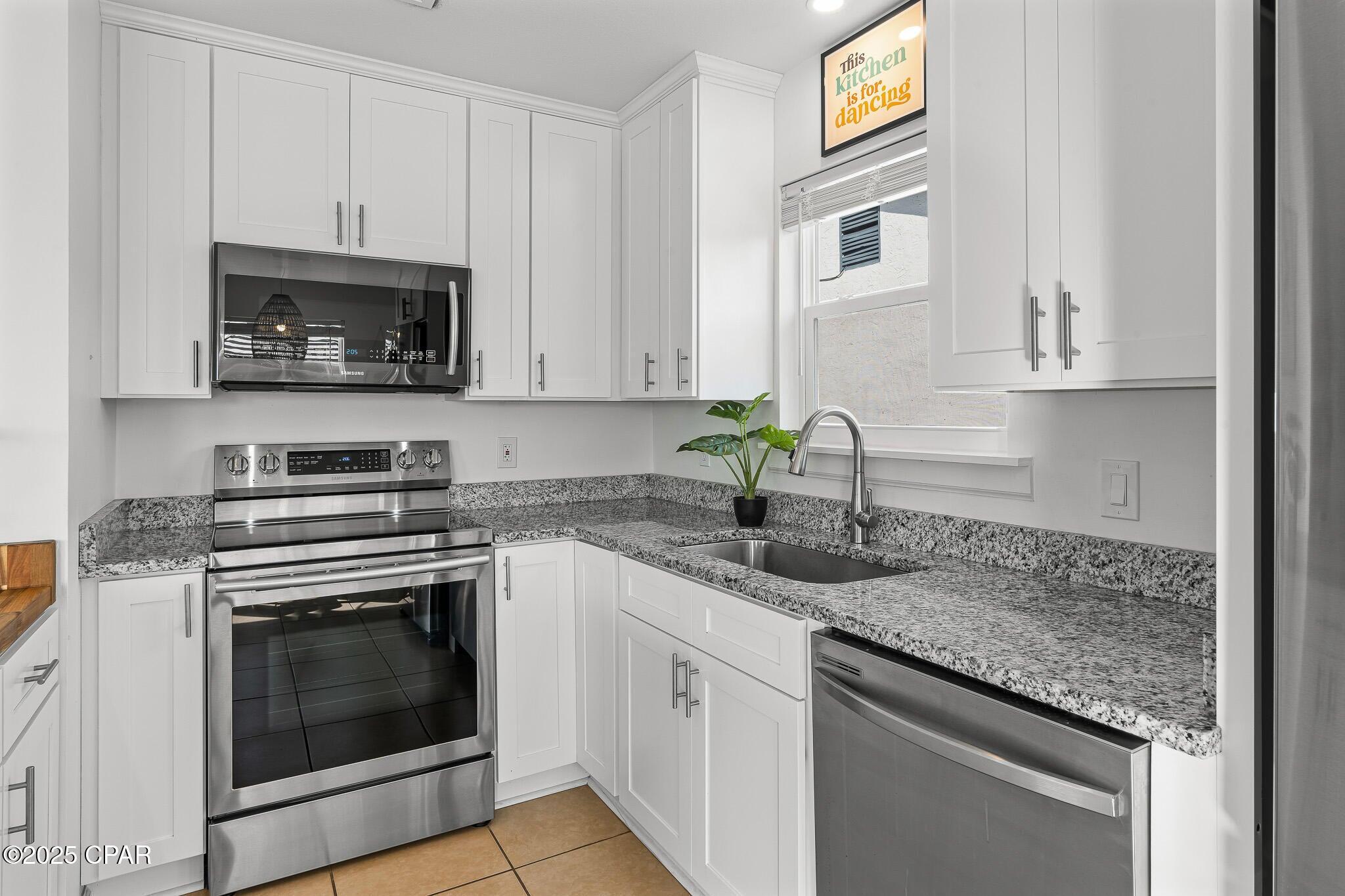 RIVIERA BEACH - Residential