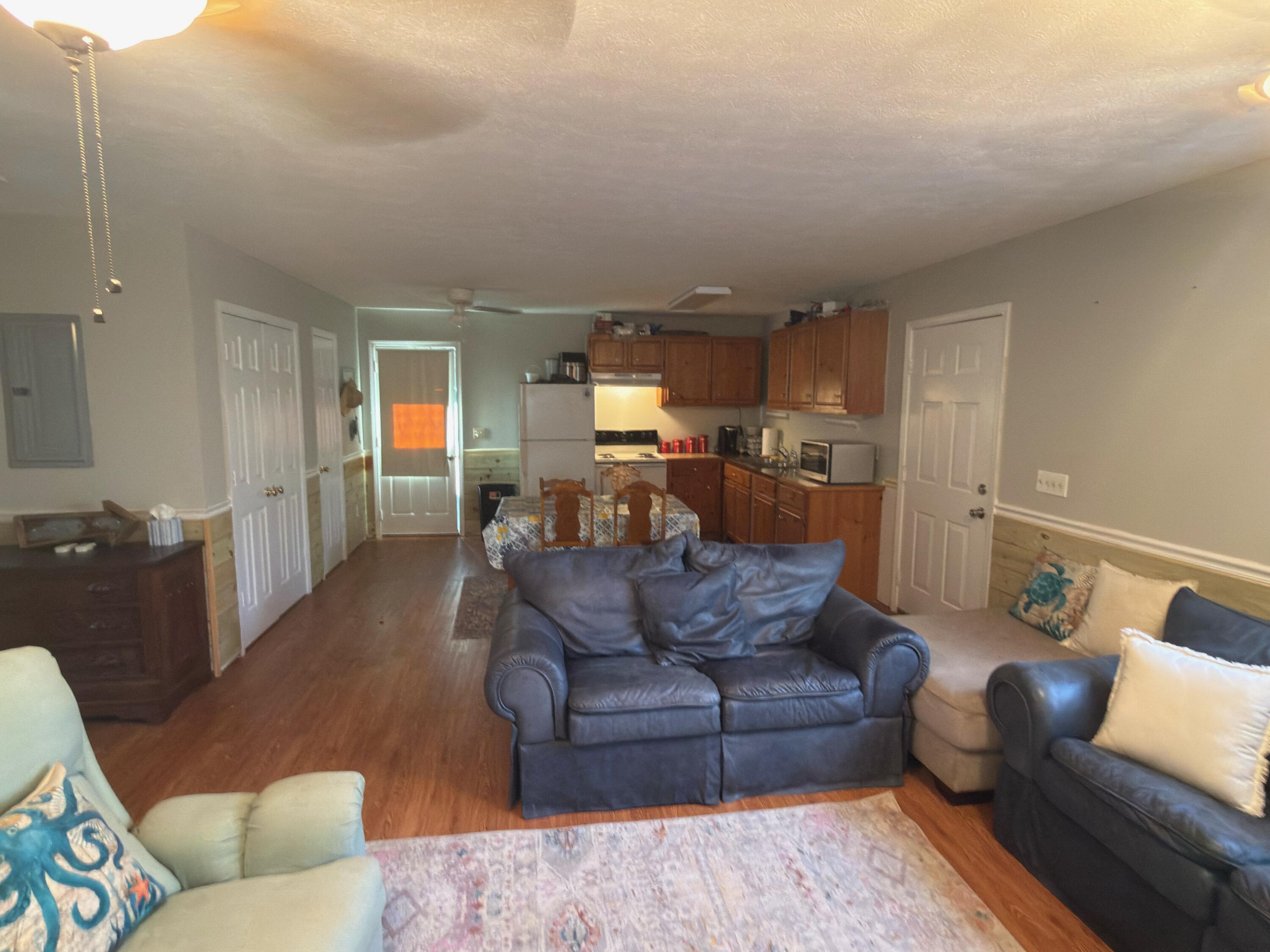NO RECORDED SUBDIVISION - Residential
