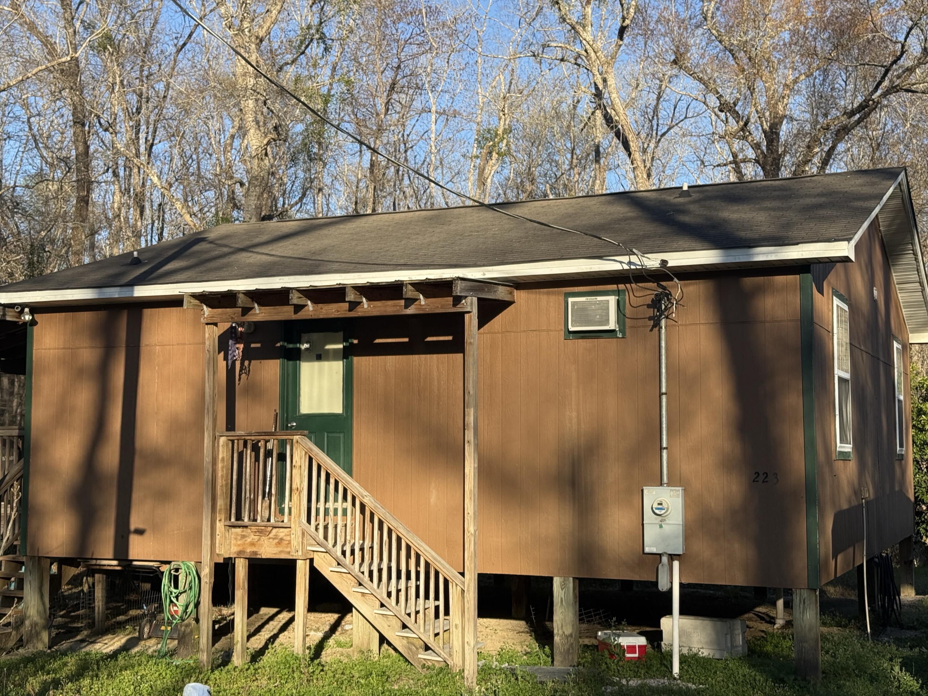 NO RECORDED SUBDIVISION - Residential