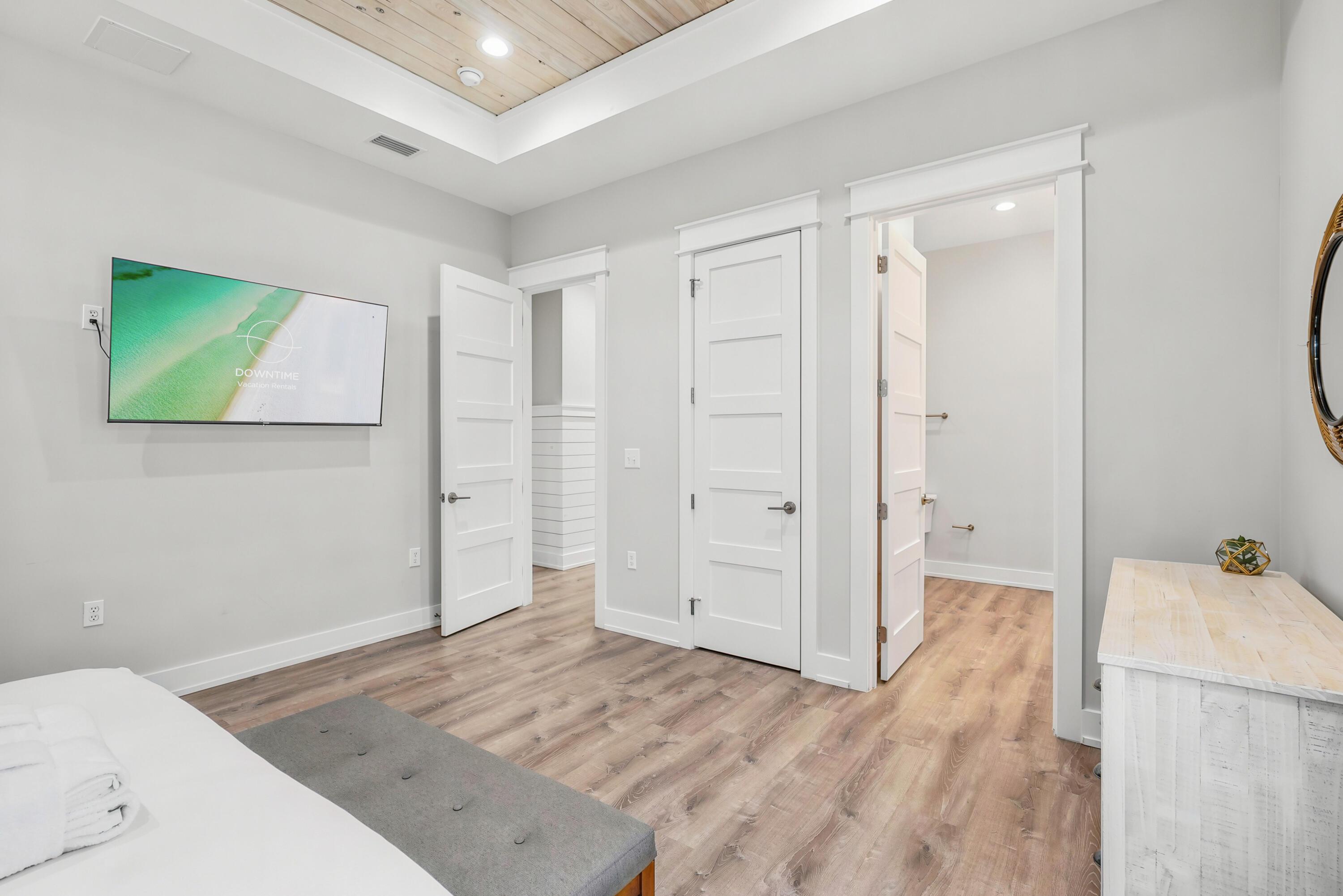 LAGUNA BEACH - Residential