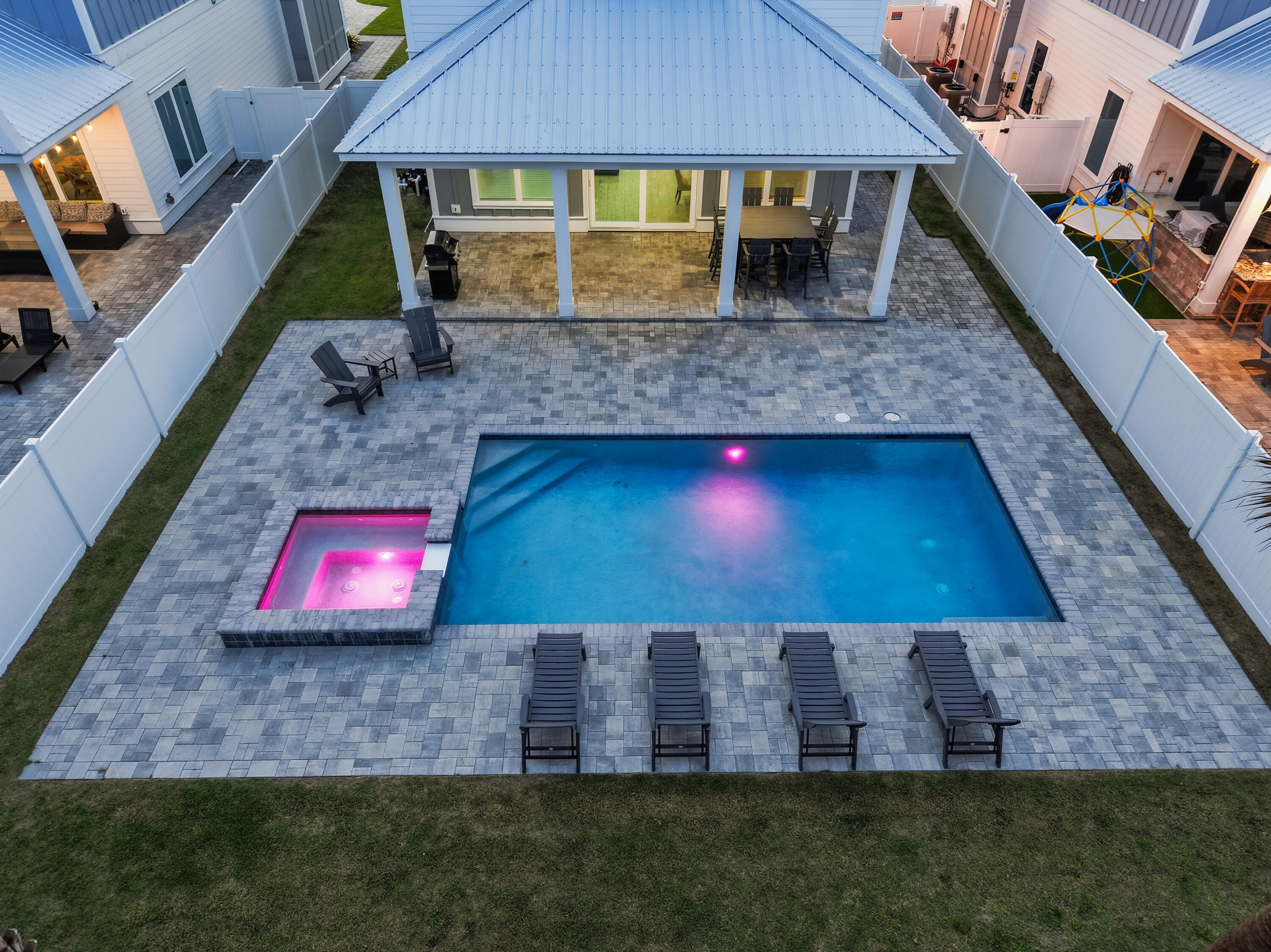 LAGUNA BEACH - Residential