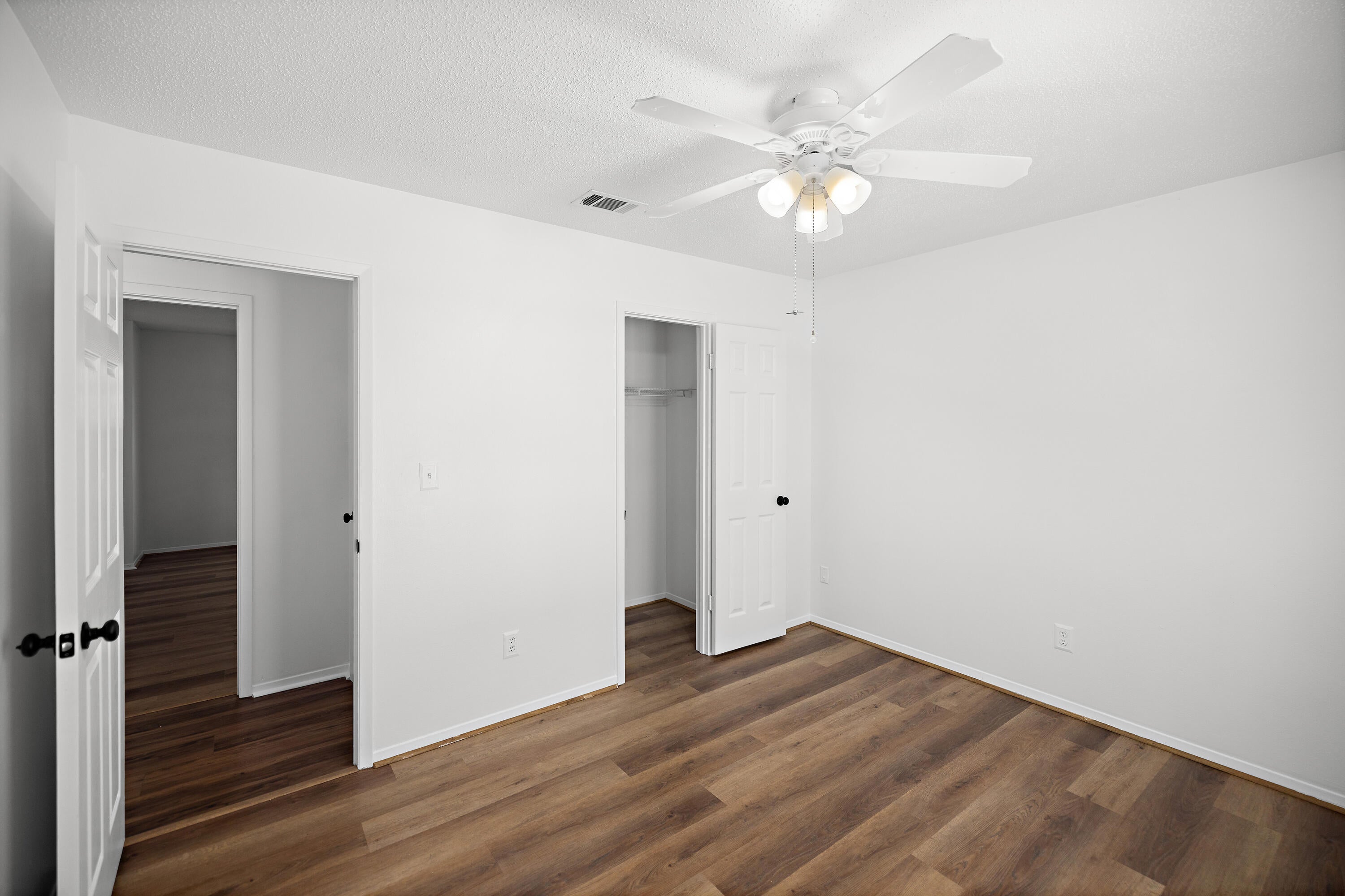 COLLEGE OAKS - Residential
