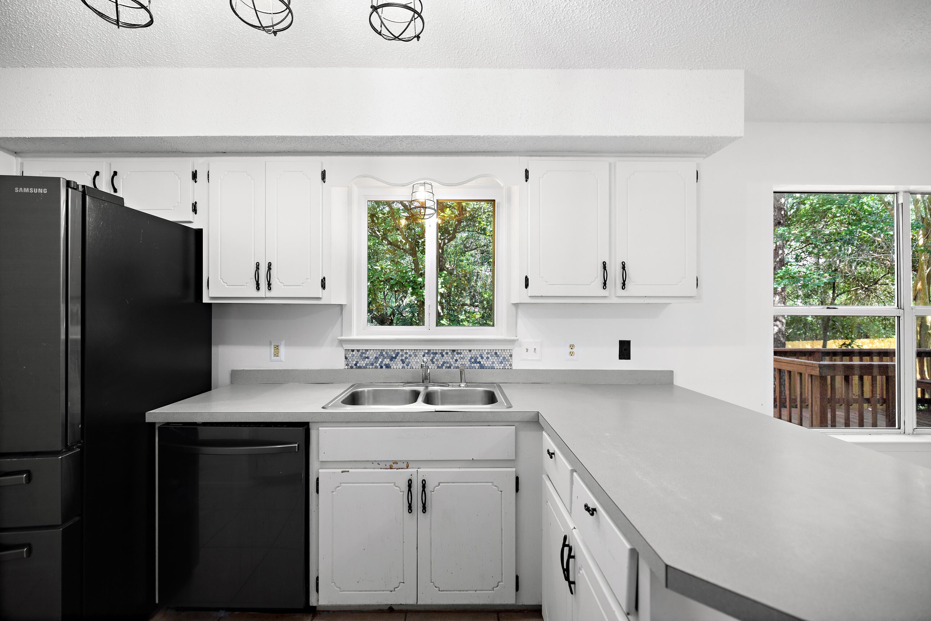 COLLEGE OAKS - Residential