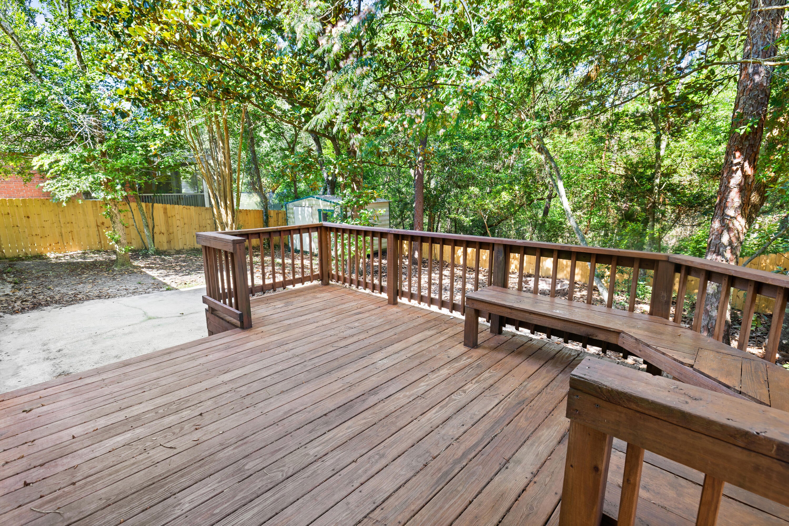 COLLEGE OAKS - Residential