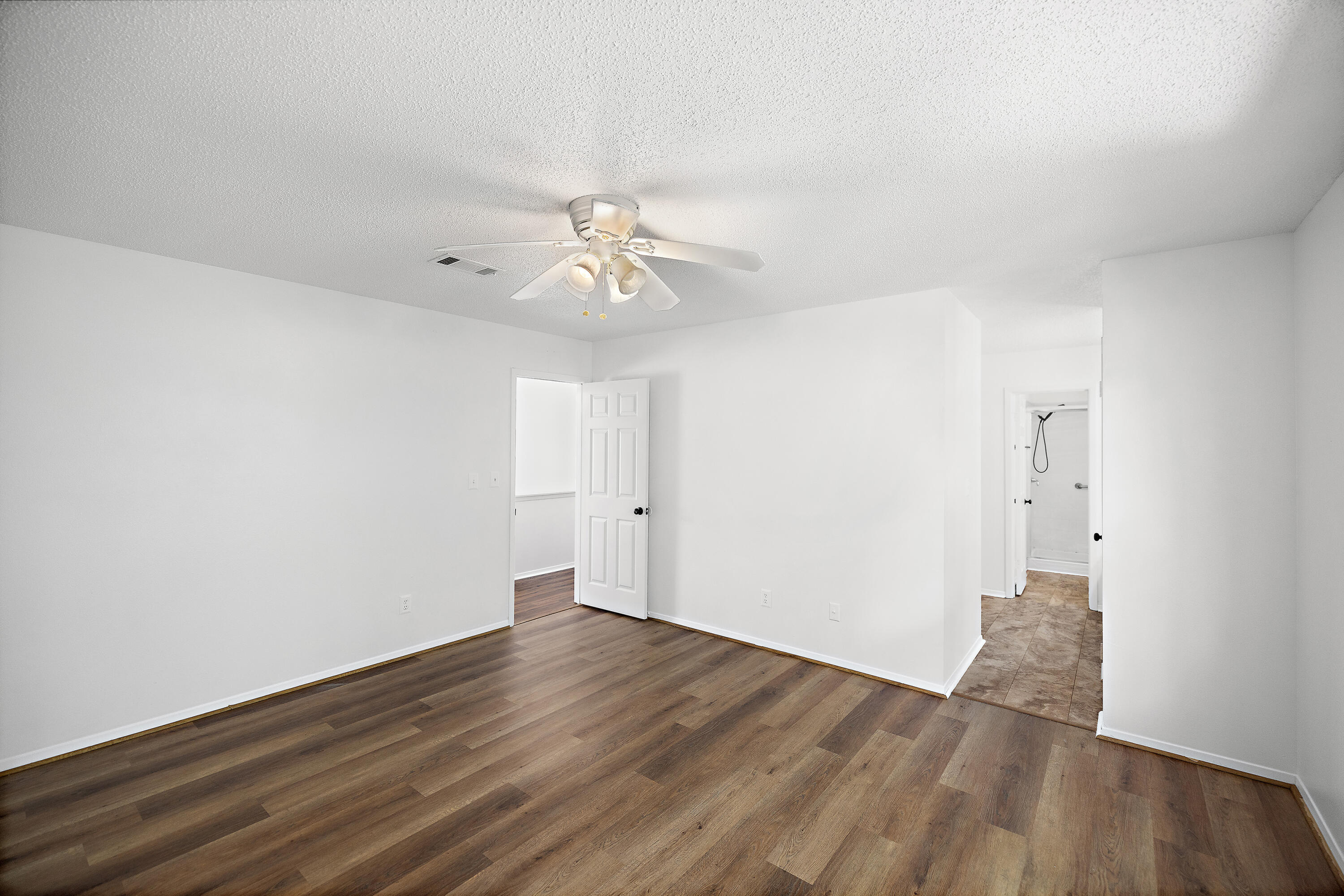 COLLEGE OAKS - Residential
