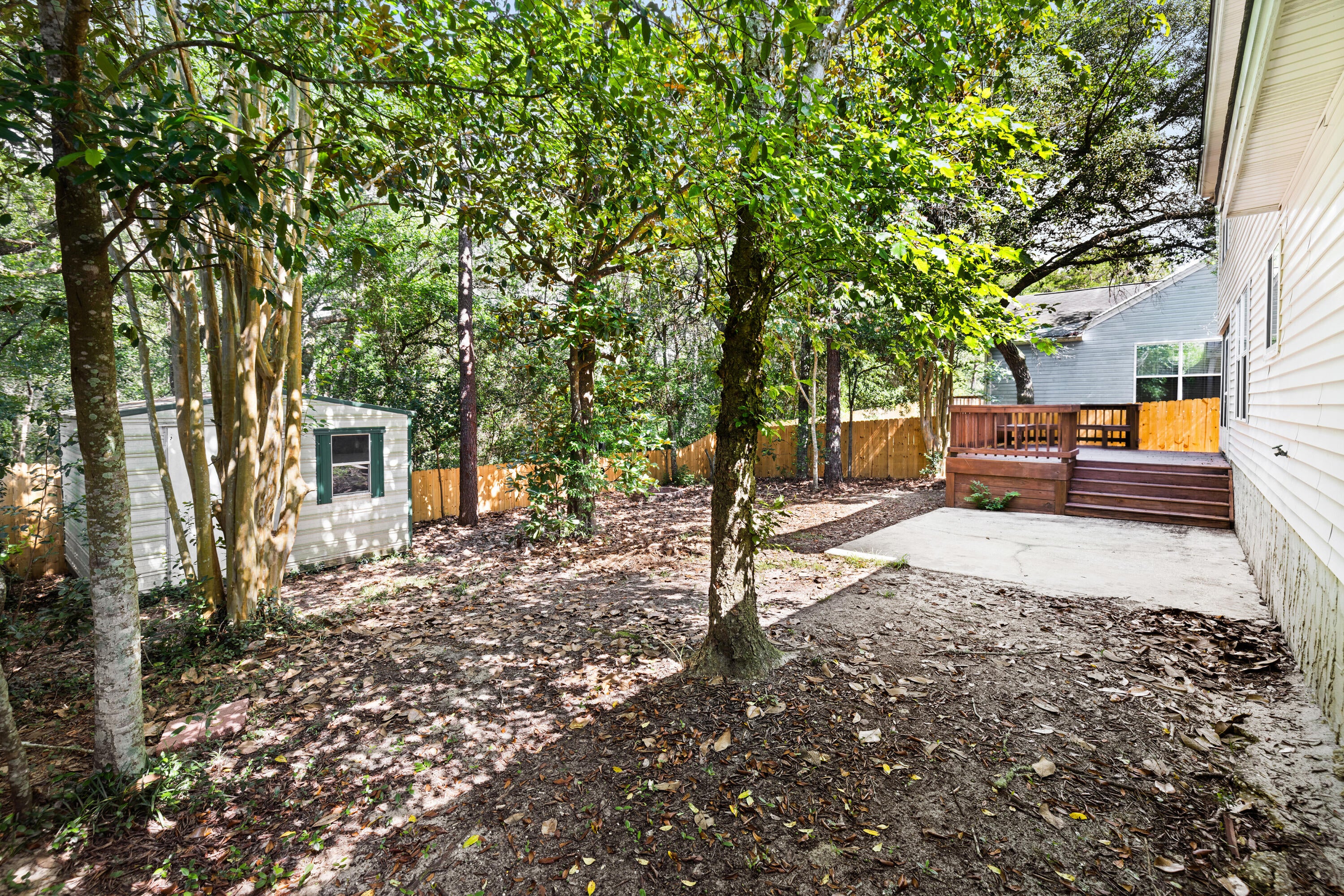 COLLEGE OAKS - Residential
