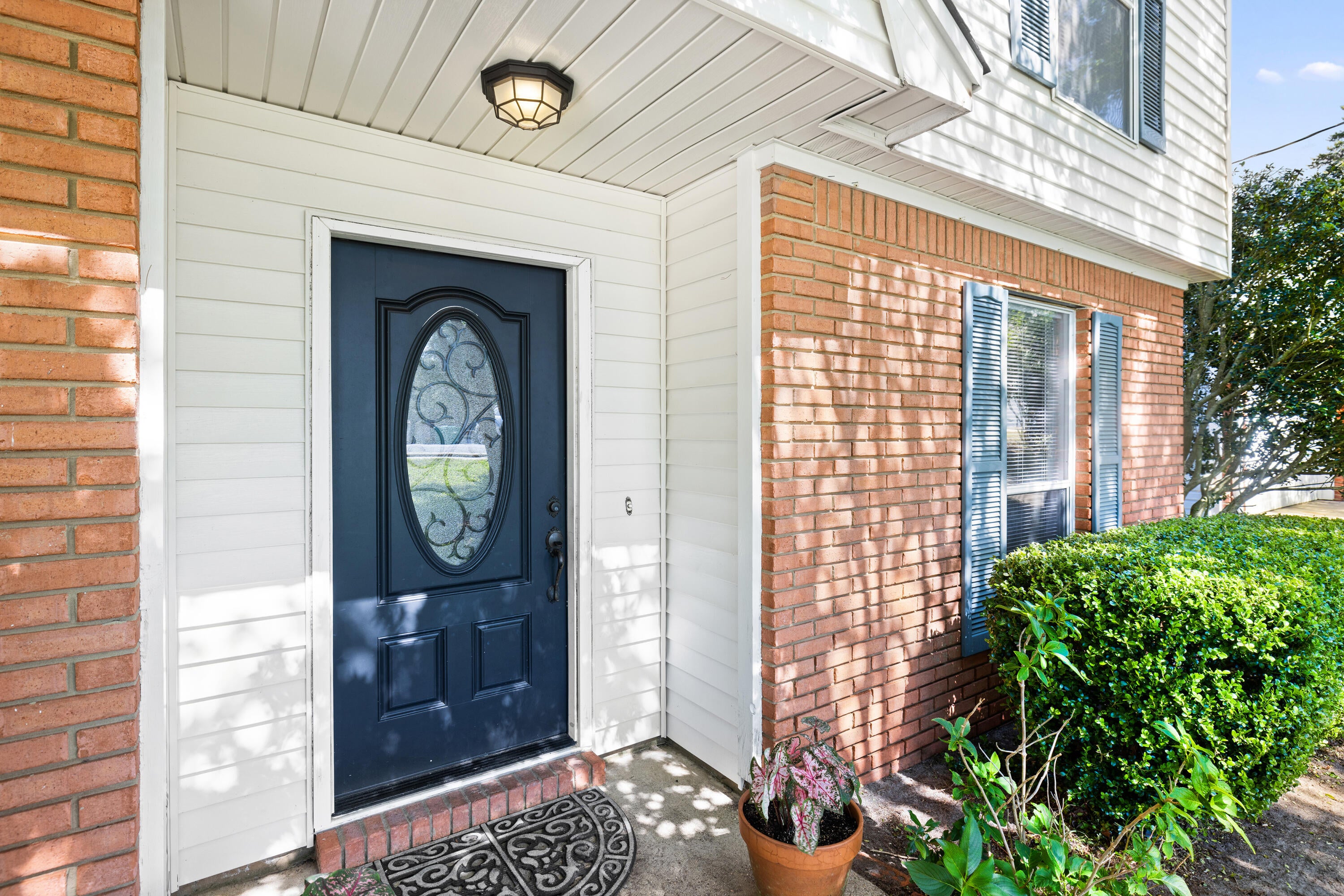 COLLEGE OAKS - Residential