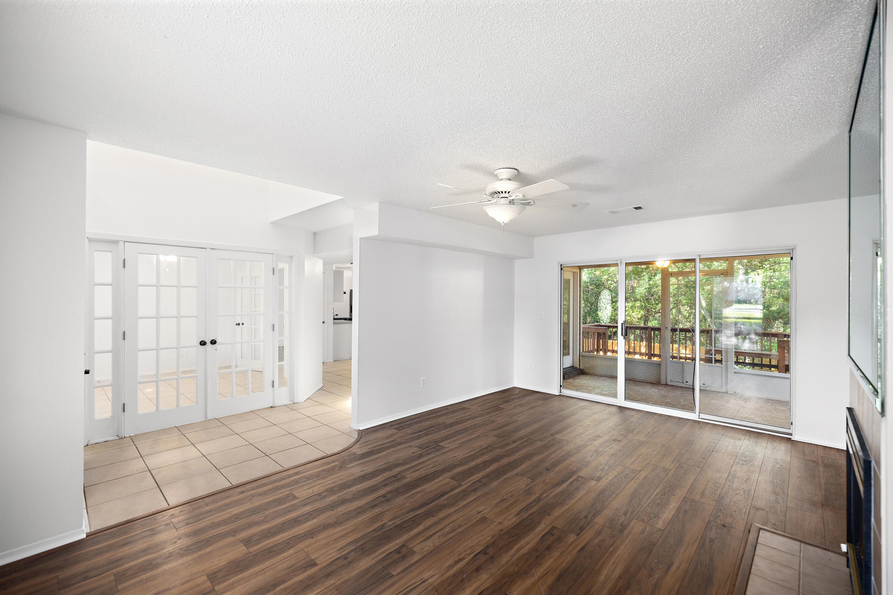 COLLEGE OAKS - Residential