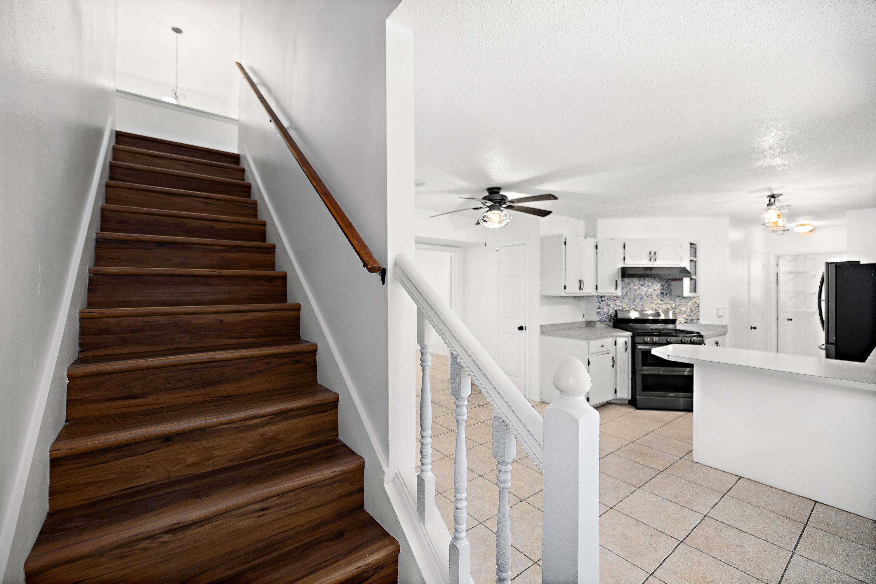 COLLEGE OAKS - Residential