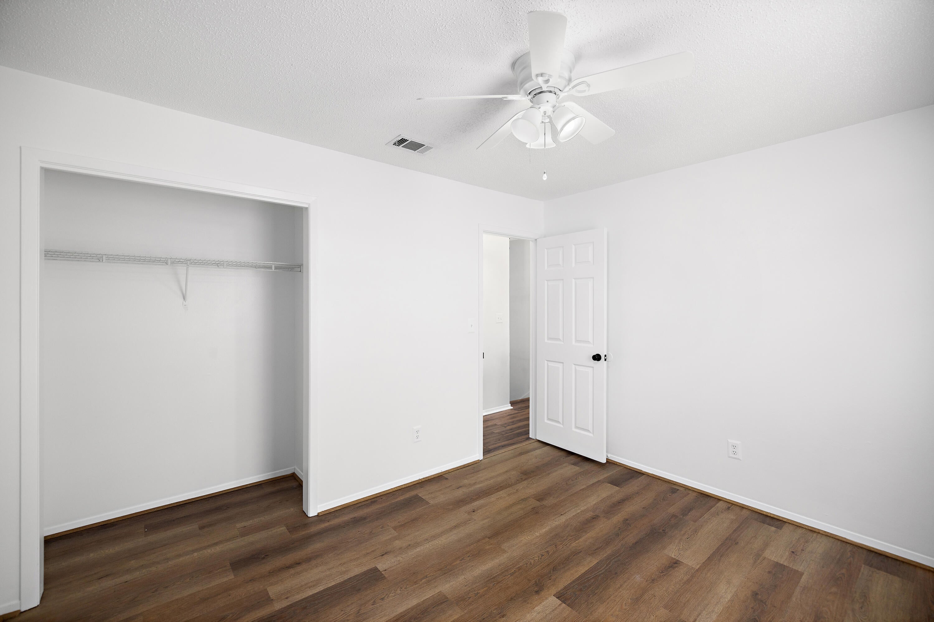 COLLEGE OAKS - Residential