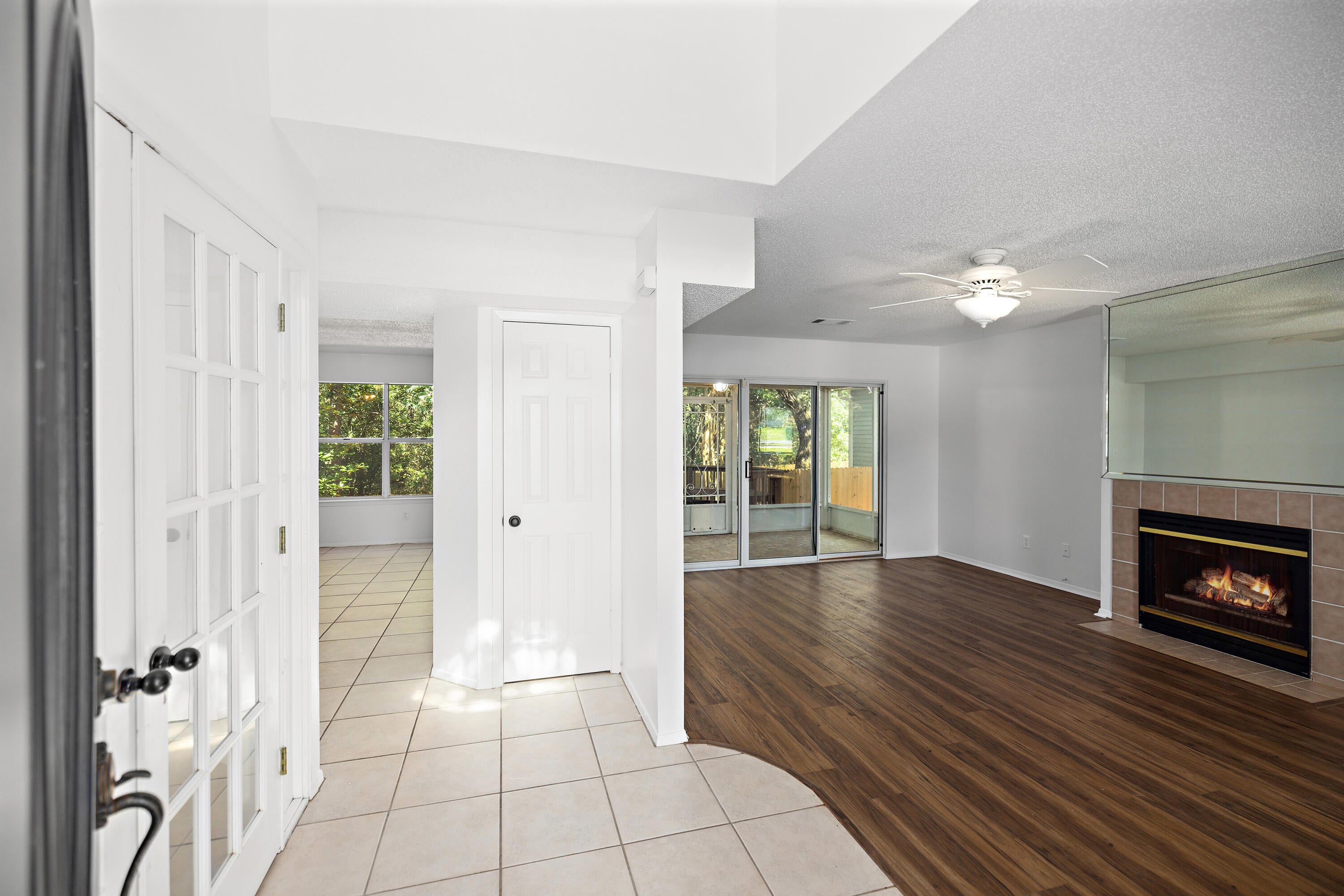 COLLEGE OAKS - Residential