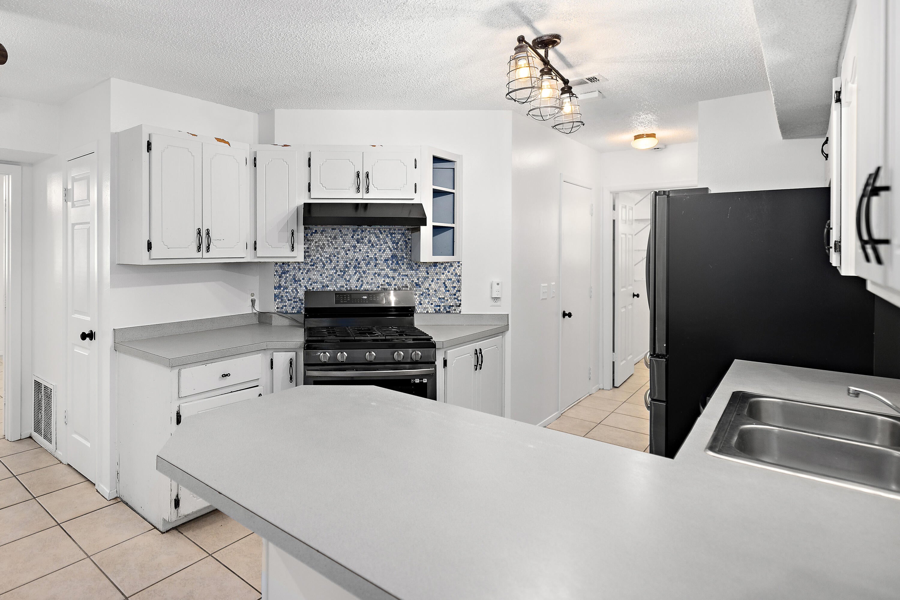 COLLEGE OAKS - Residential
