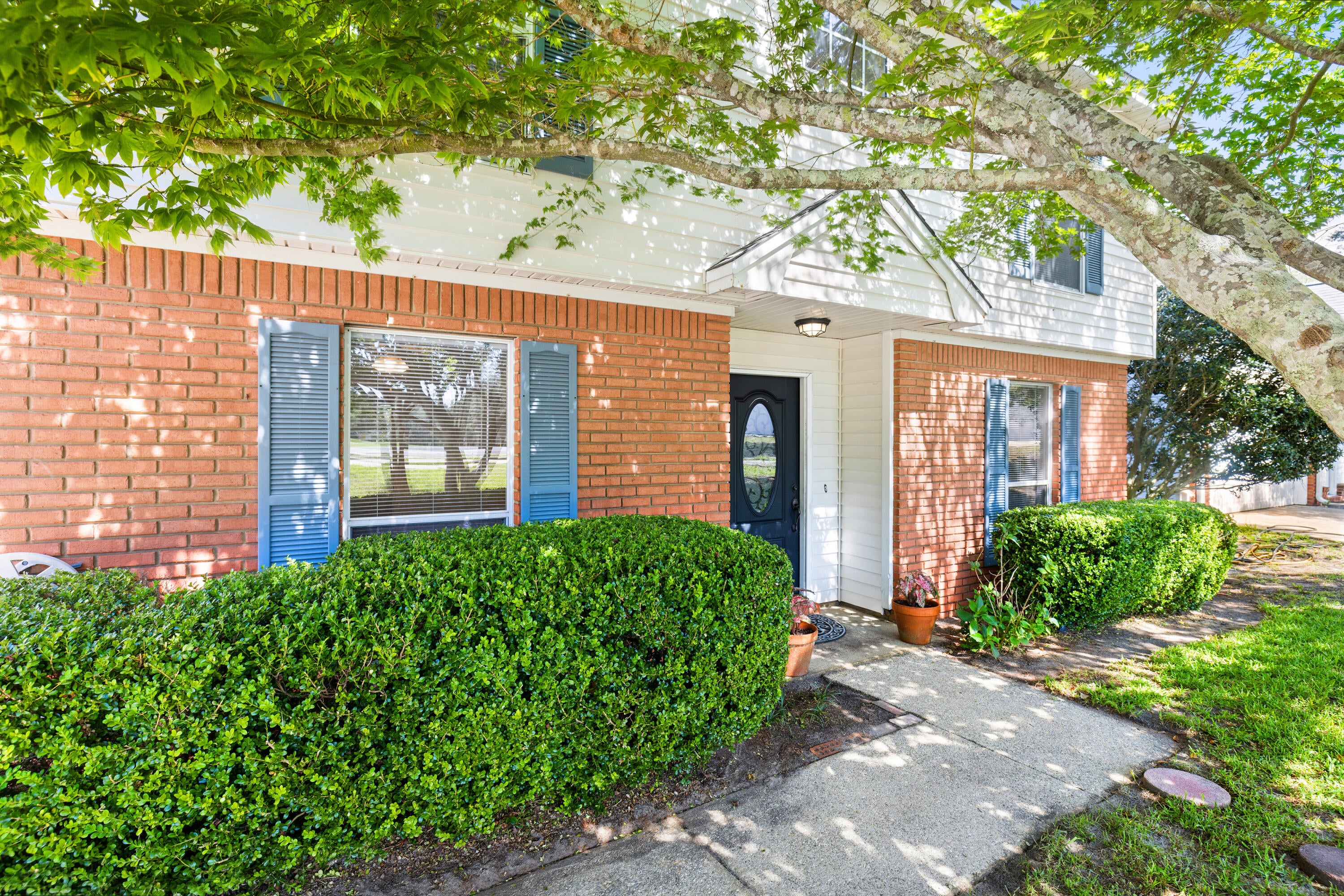 COLLEGE OAKS - Residential