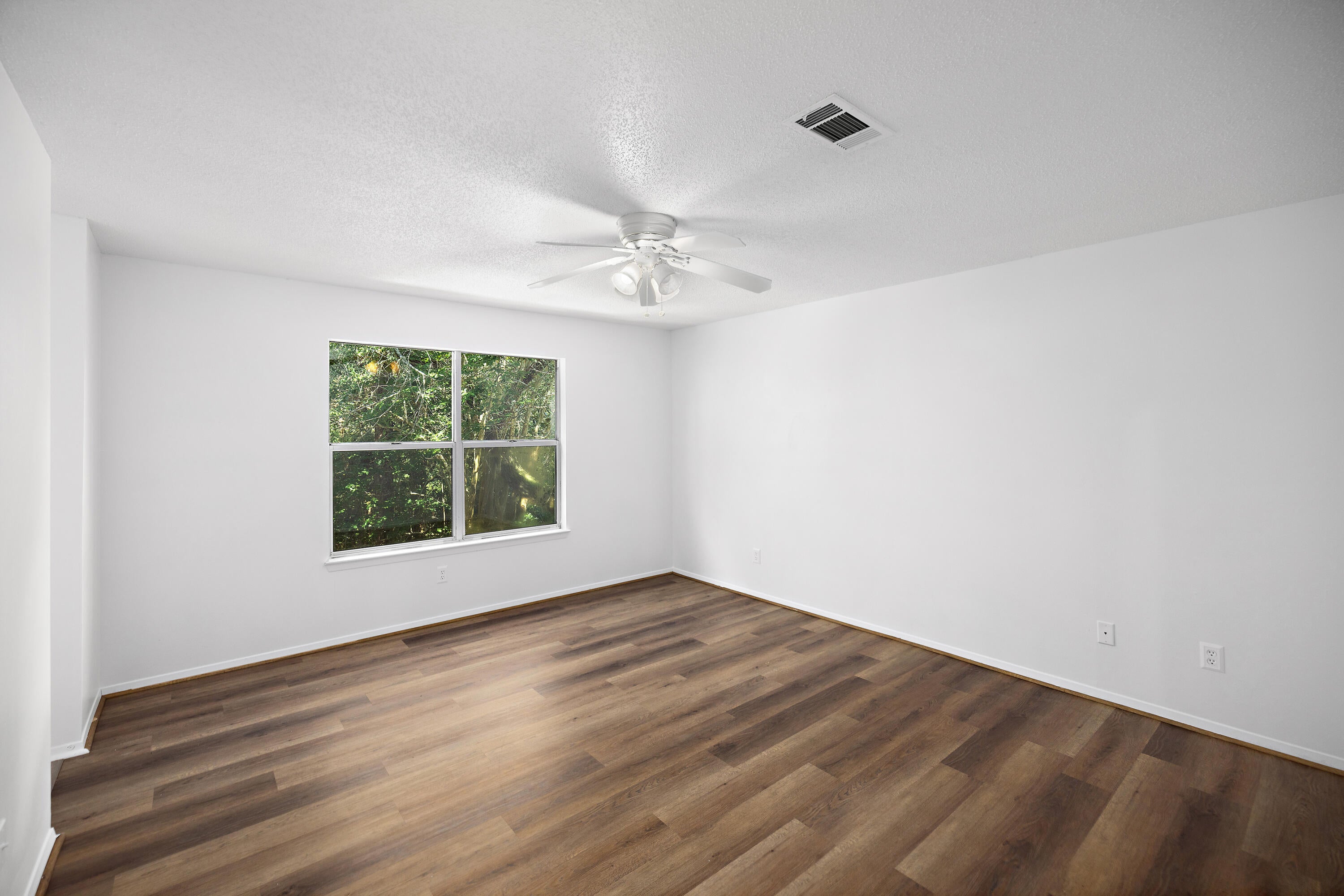 COLLEGE OAKS - Residential
