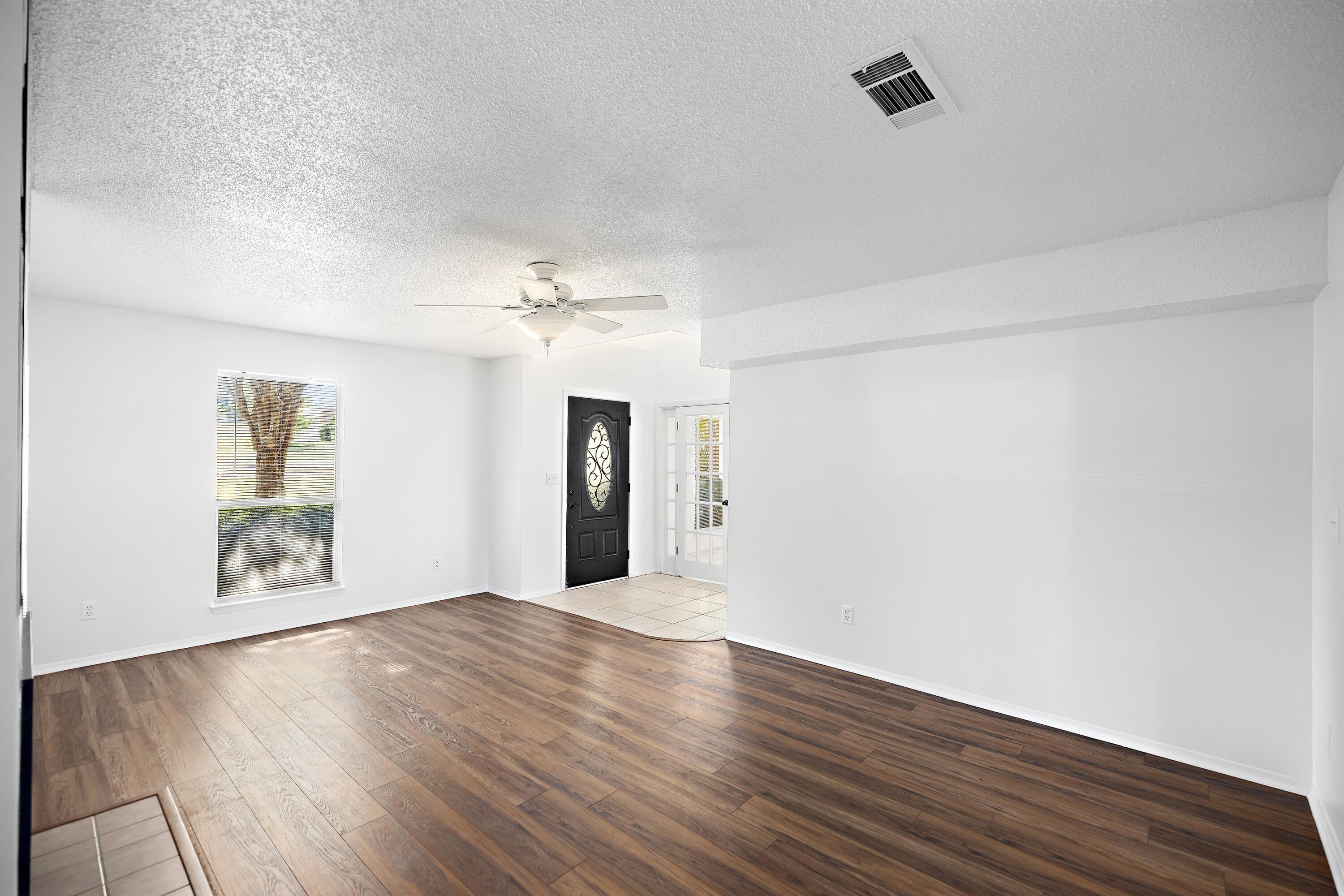 COLLEGE OAKS - Residential