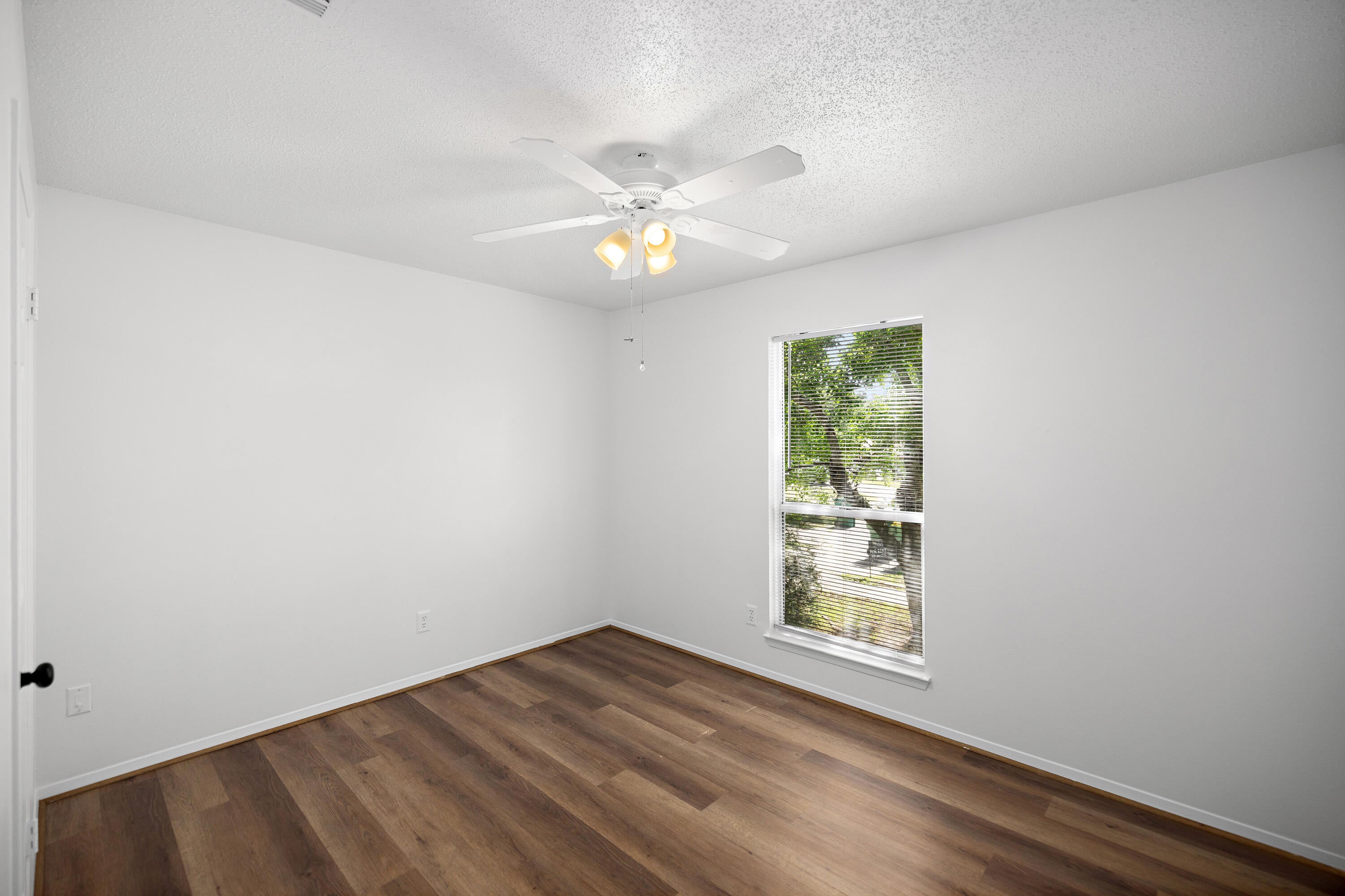 COLLEGE OAKS - Residential