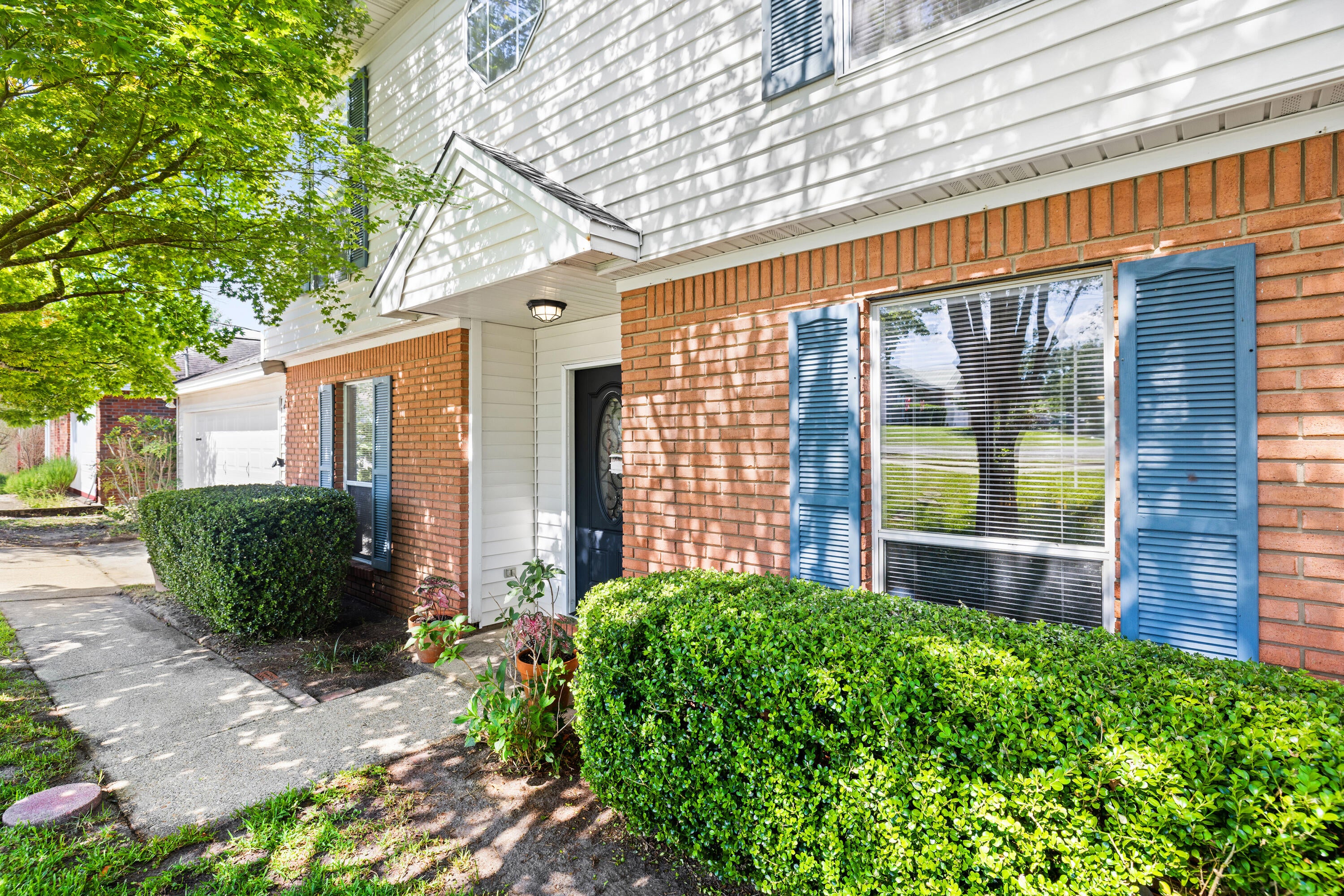 COLLEGE OAKS - Residential