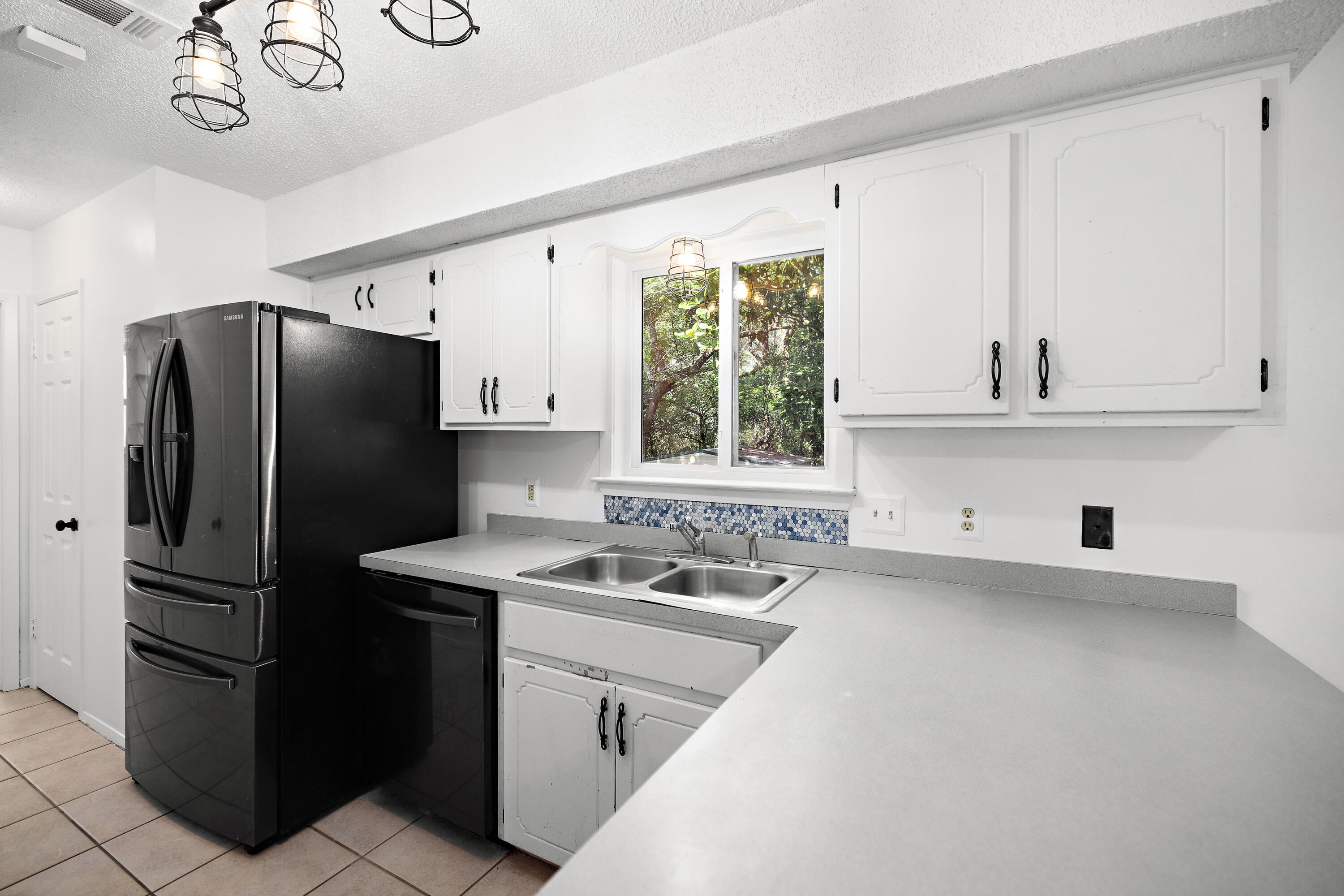 COLLEGE OAKS - Residential
