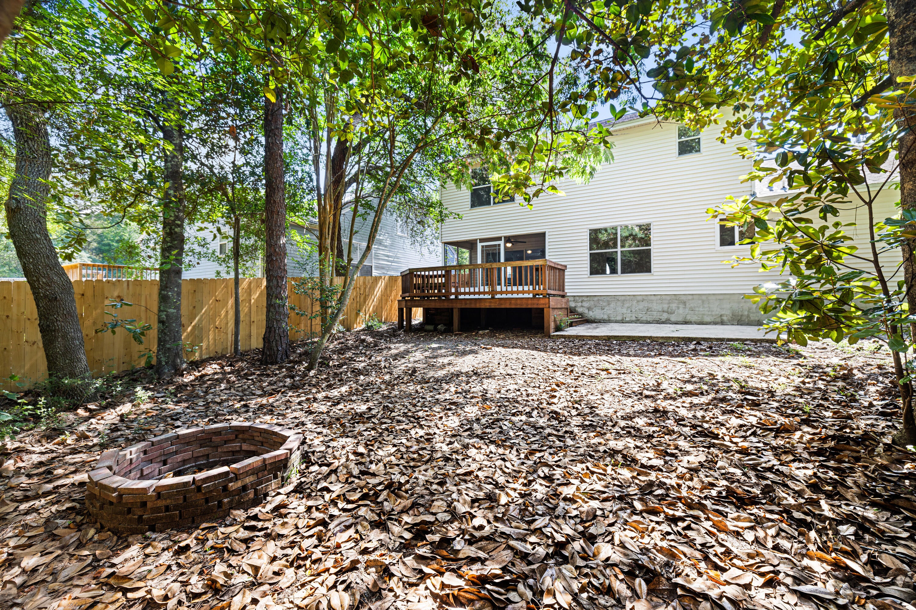 COLLEGE OAKS - Residential